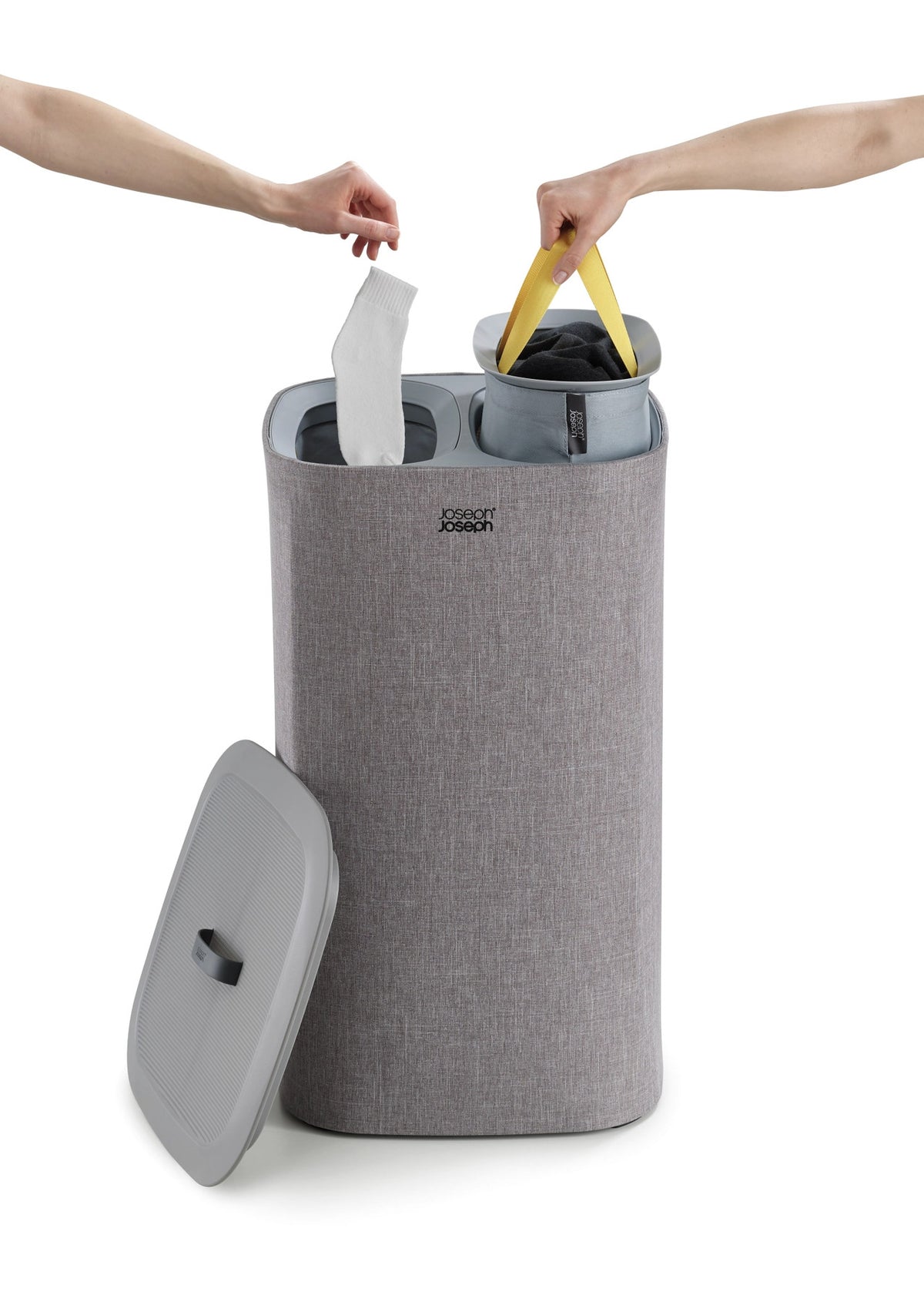 Tota 60-Liter-Wäschetrennkorb – Grau in Grau präsentiert im Onlineshop von KAQTU Design AG. Wäschekorb ist von Joseph Joseph