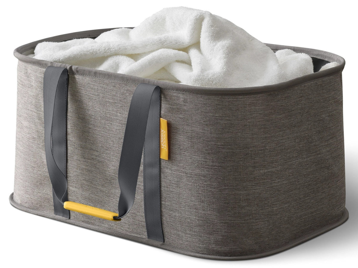 Hold-All Wäschekorb faltbar grau in Grau präsentiert im Onlineshop von KAQTU Design AG. Wäschekorb ist von Joseph Joseph