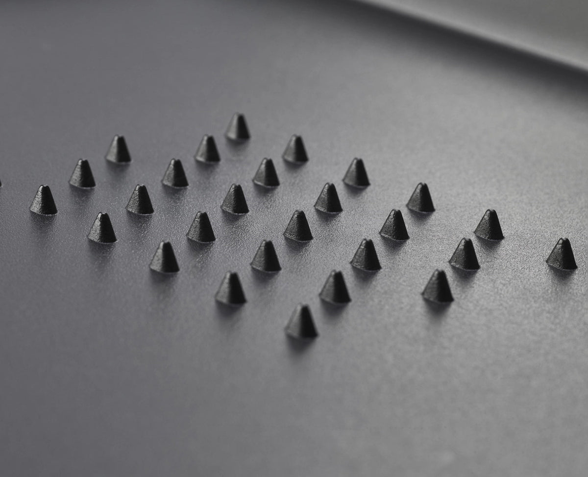 Cut&Carve Plus Schneidebrett Groß - Schwarz in Schwarz präsentiert im Onlineshop von KAQTU Design AG. Schneidbrett ist von Joseph Joseph