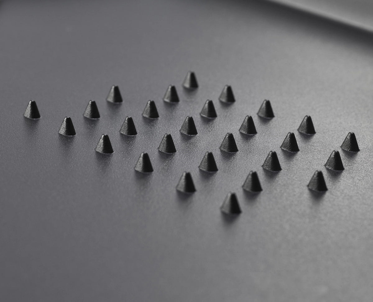 Cut&Carve Plus Schneidebrett Extragroß - Schwarz in Schwarz präsentiert im Onlineshop von KAQTU Design AG. Schneidbrett ist von Joseph Joseph