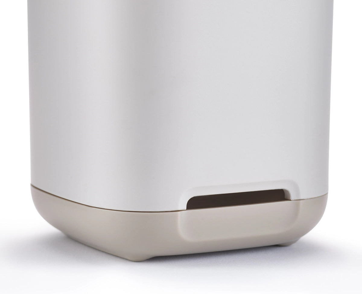 EasyStore Zahnbrüstenhalter ecru in Beige präsentiert im Onlineshop von KAQTU Design AG. Zahnputz ist von Joseph Joseph