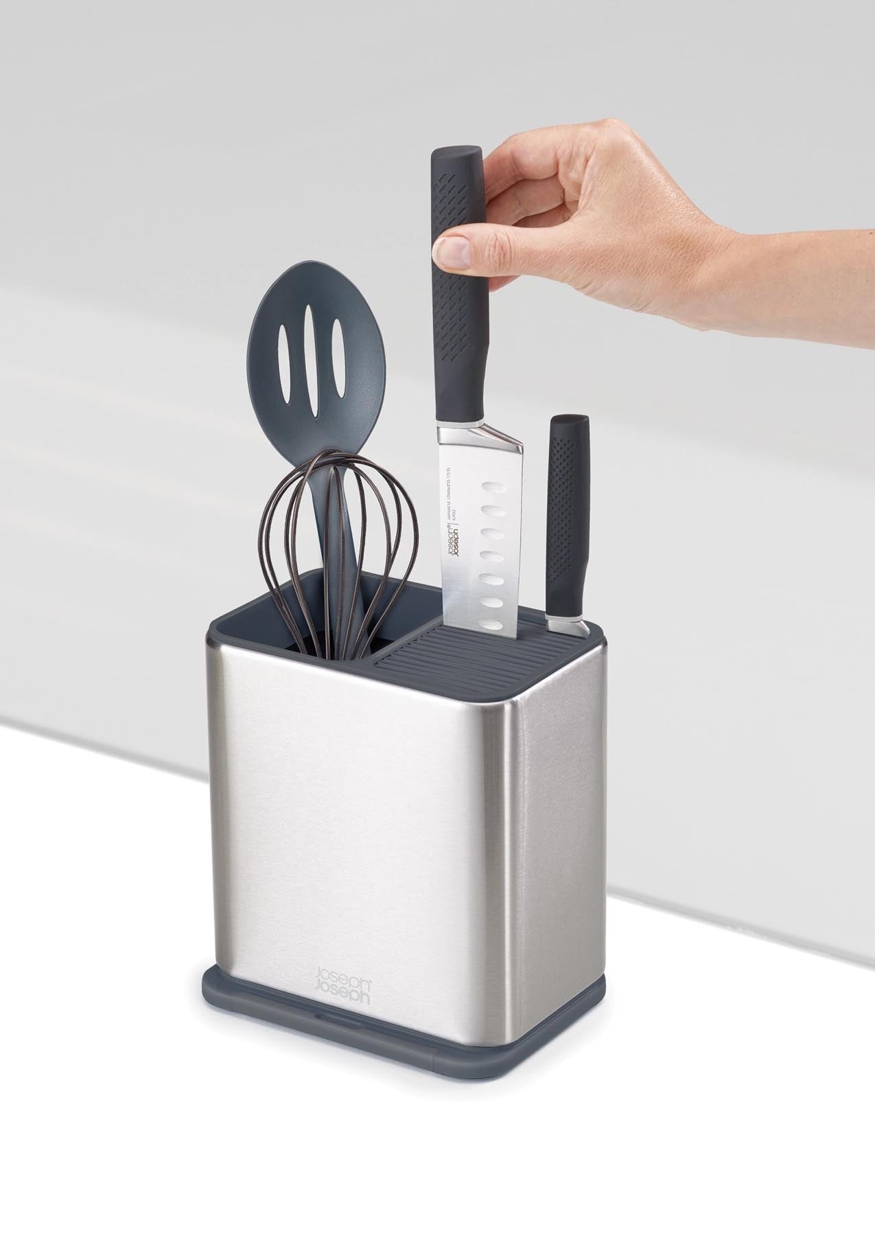 Eleganter Utensilienhalter in Silber, 18x20x13cm, ideal für die Küche. Praktisches Design von Joseph Joseph für Ordnung am Abwasch.