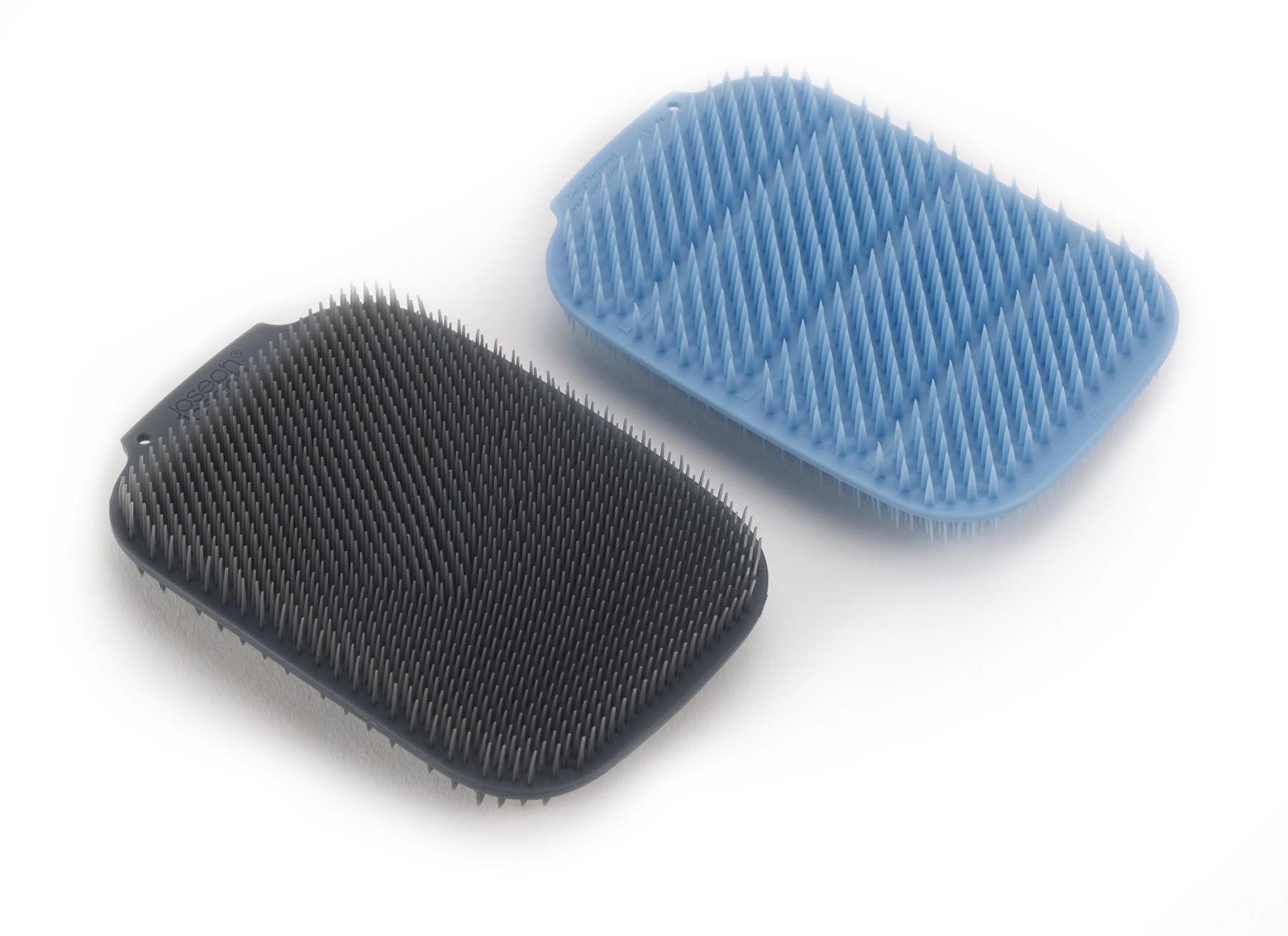 2er Set CleanTech Spülbürste Blau Grau in Blau präsentiert im Onlineshop von KAQTU Design AG. Küchenhelfer ist von Joseph Joseph