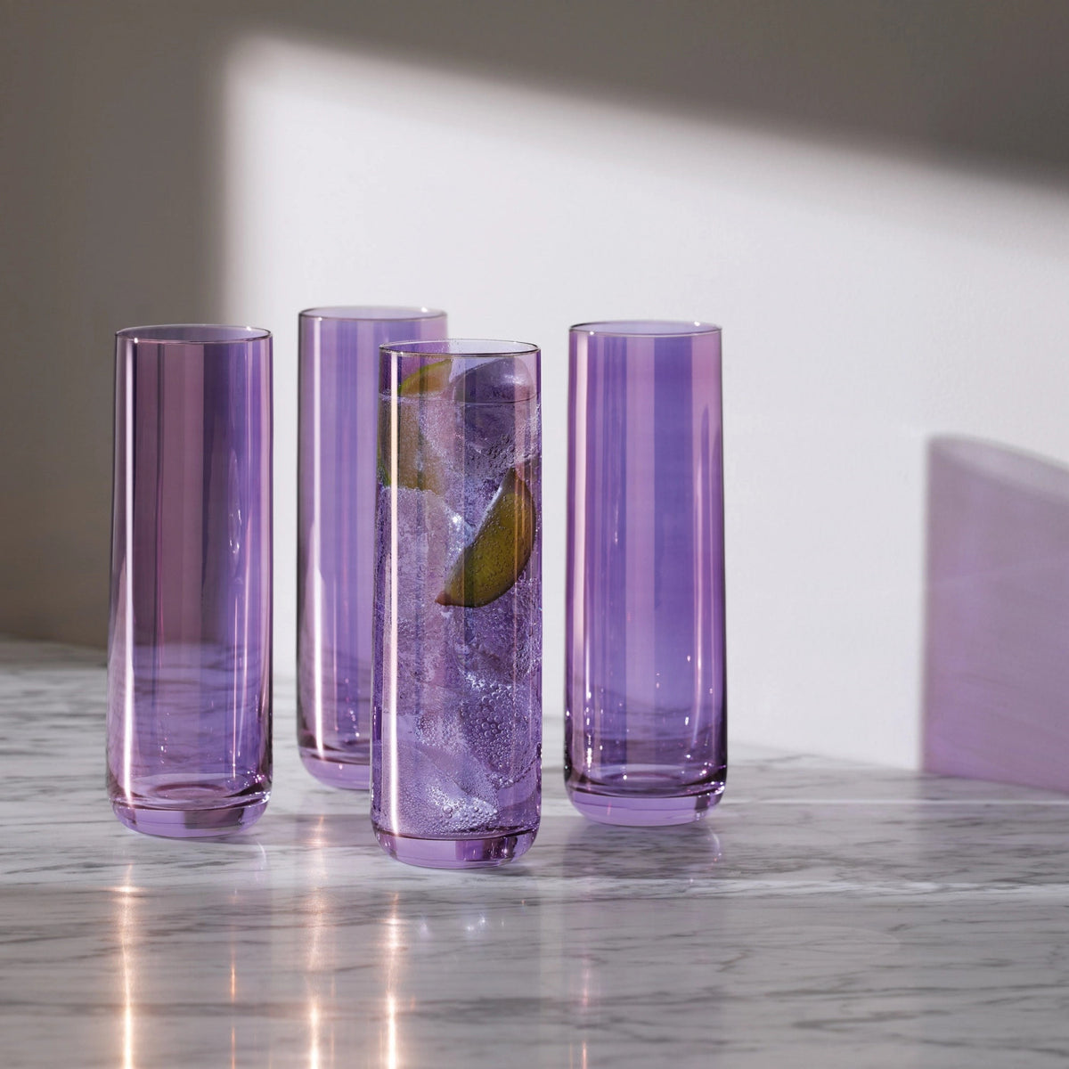 4er Set Aurora Longdrinkglas 420ml polar violet in Violett präsentiert im Onlineshop von KAQTU Design AG. Cocktailgläser ist von LSA