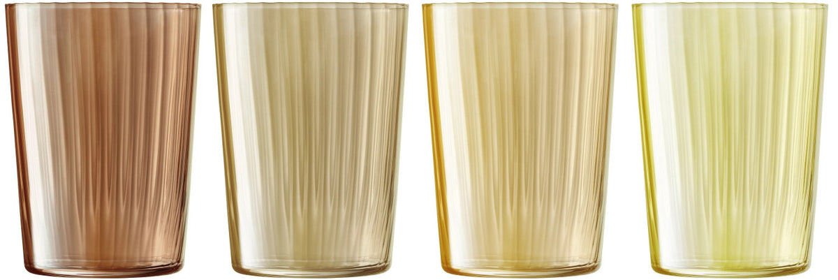 Vier hohe Trinkgläser aus Glas mit geriffelter Textur, handbemalt in verschiedenen transparenten Bernstein-Glanzfarben, 9 cm Durchmesser, 12 cm Höhe.