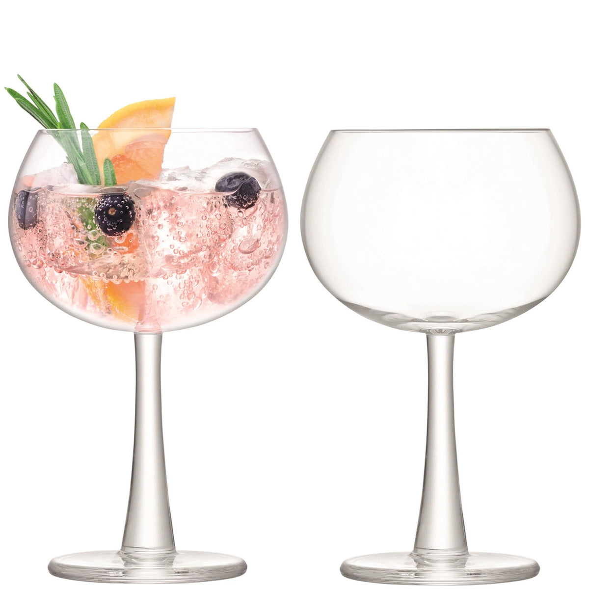Zwei mundgeblasene Gin-Ballongläser aus klarem Glas mit konischem Stiel, scheibenförmigem Fuss und breiter, abgeflachter Schale, 420ml.