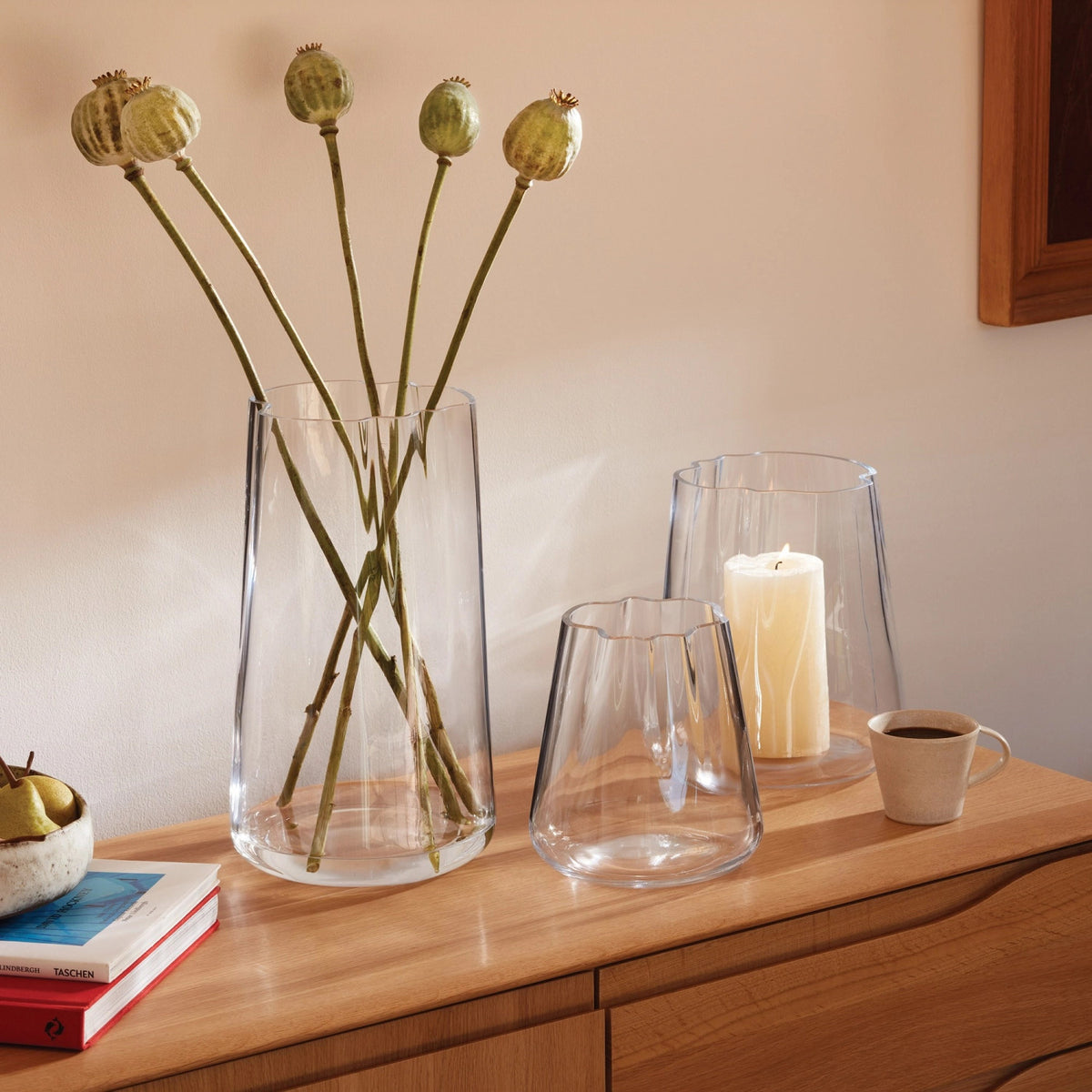 Lagoon Vase/Laterne H24cm klar in Transparent präsentiert im Onlineshop von KAQTU Design AG. Vase ist von LSA
