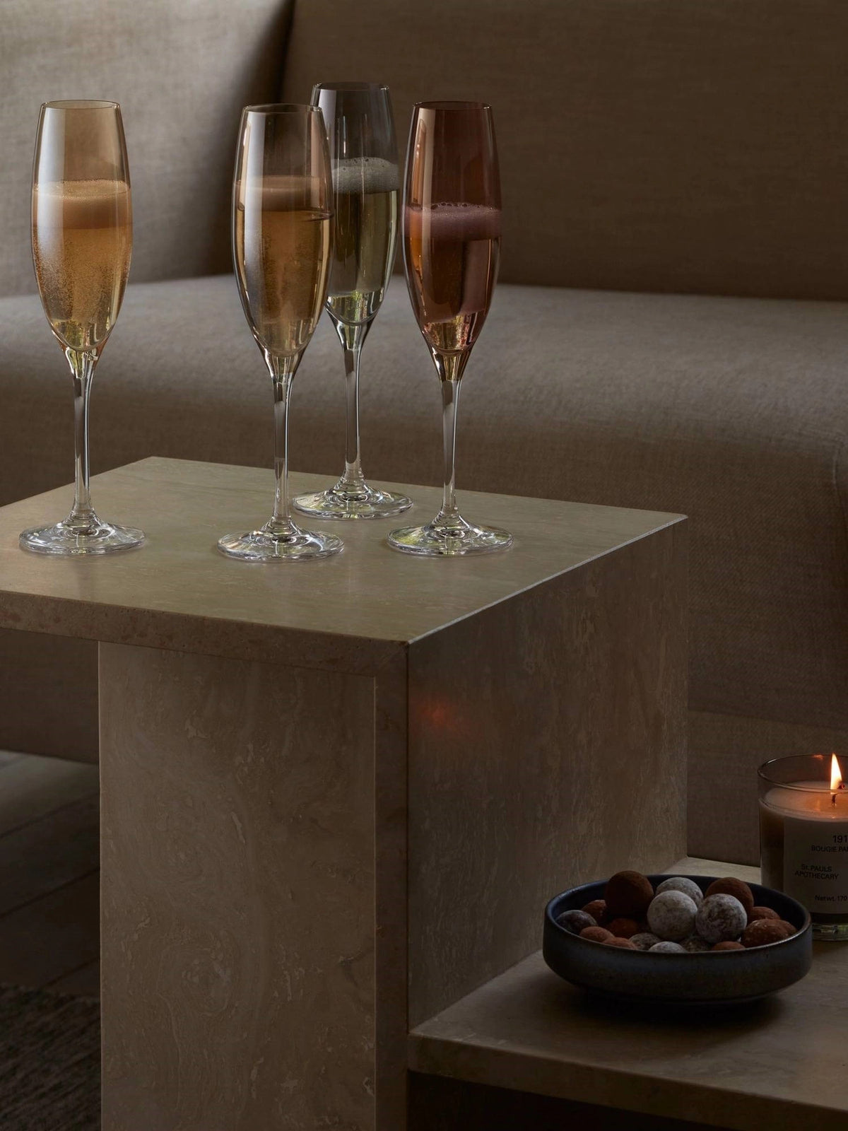 4er Set Polka Sektkelch 225ml - metall assort. in Transparent präsentiert im Onlineshop von KAQTU Design AG. Champagner Flutes ist von LSA