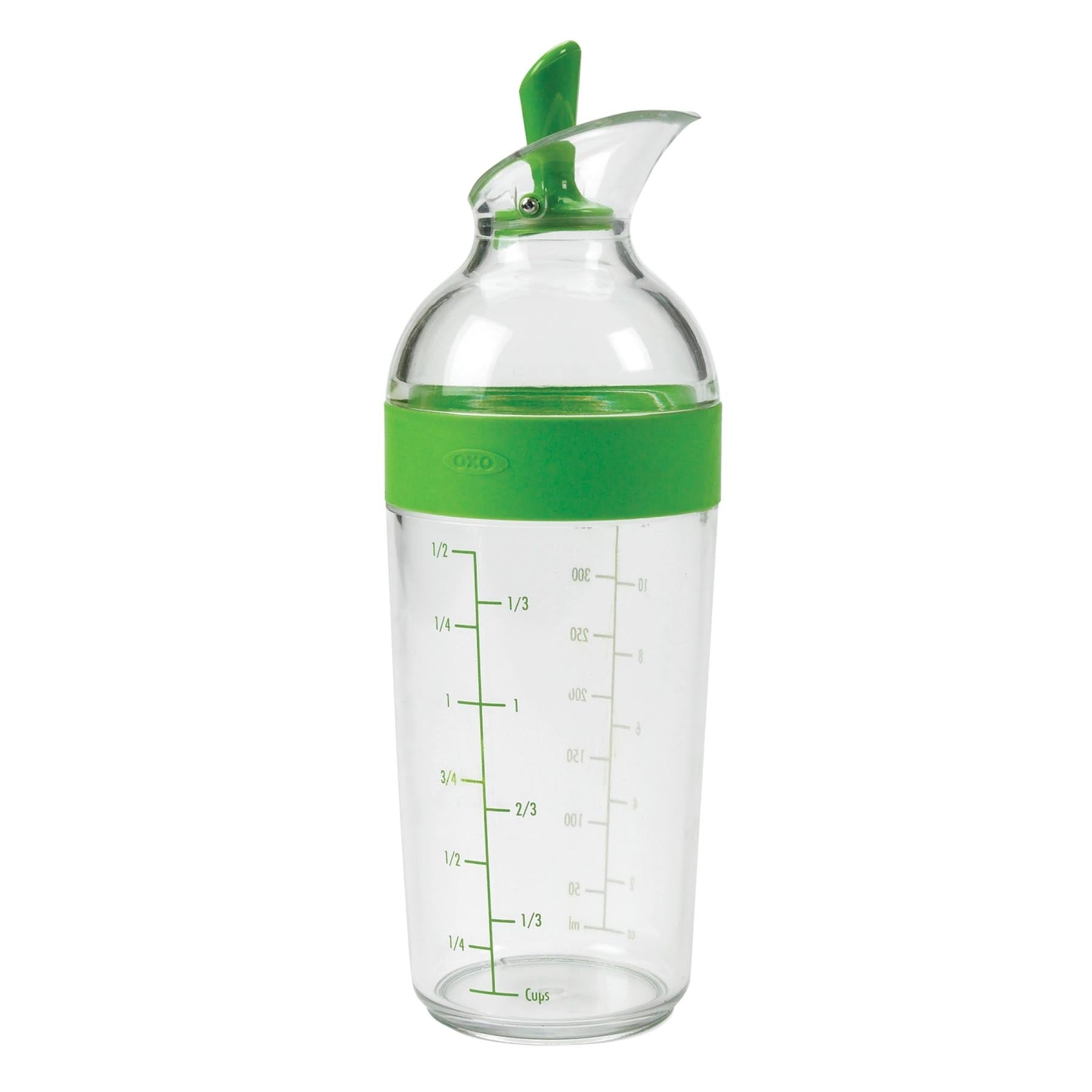 GG Salatdressing Shaker gross 350ml grün in Grün präsentiert im Onlineshop von KAQTU Design AG. Küchenhelfer ist von OXO