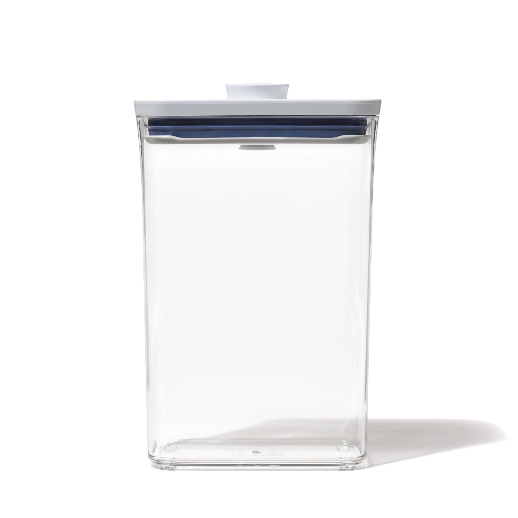Eleganter OXO GG POP Behälter in schlanker, rechteckiger Form, 16x8x24cm, perfekt für die praktische und platzsparende Lagerung von Lebensmitteln.