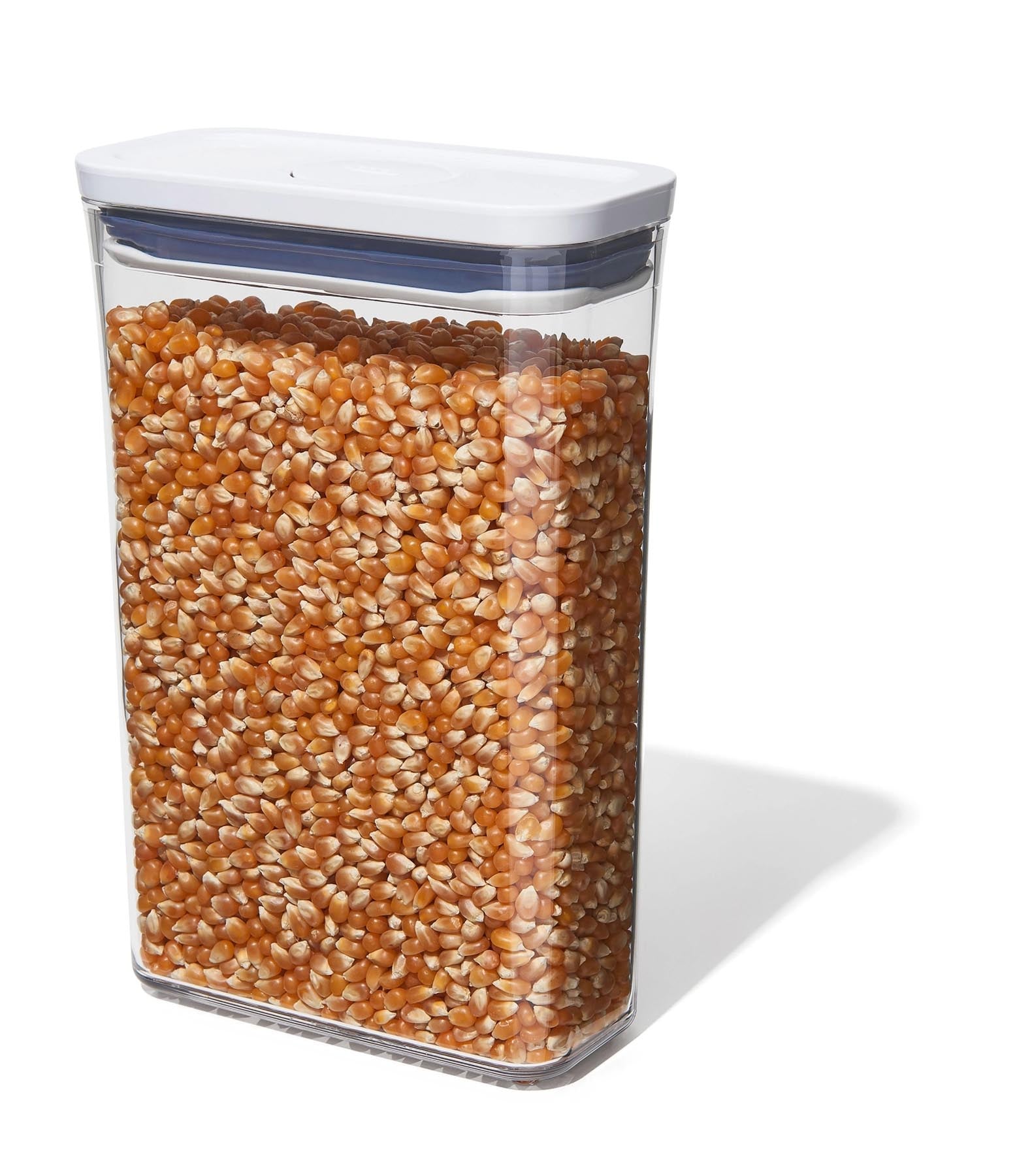 Eleganter OXO GG POP Behälter in schlanker rechteckiger Form (16x8x24cm, 1.8l) für optimale Lebensmittelorganisation und frische in der Küche.