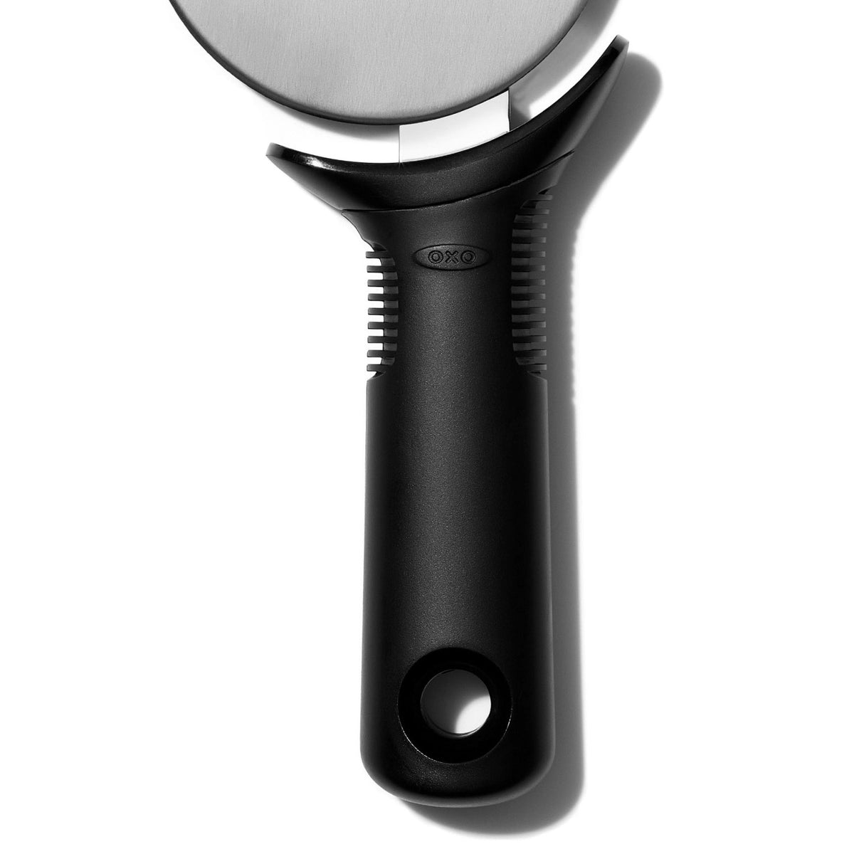 Good Grips Pizzarad D10cm in Schwarz präsentiert im Onlineshop von KAQTU Design AG. Pizza ist von OXO