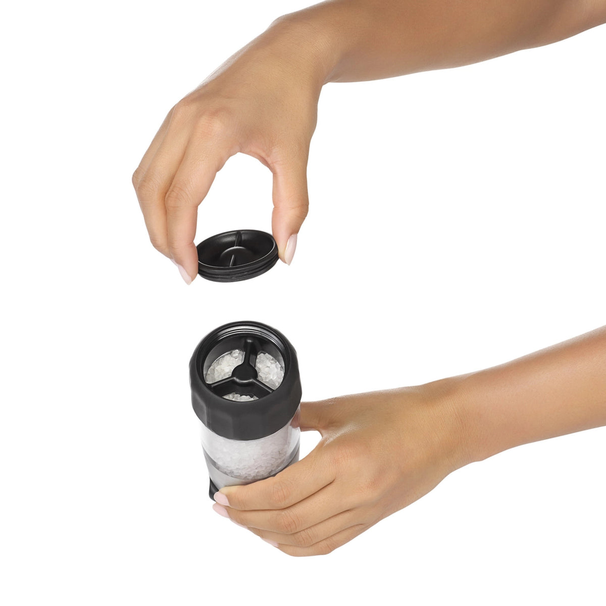 Good Grips Salzmühle in Schwarz präsentiert im Onlineshop von KAQTU Design AG. Küchenhelfer ist von OXO
