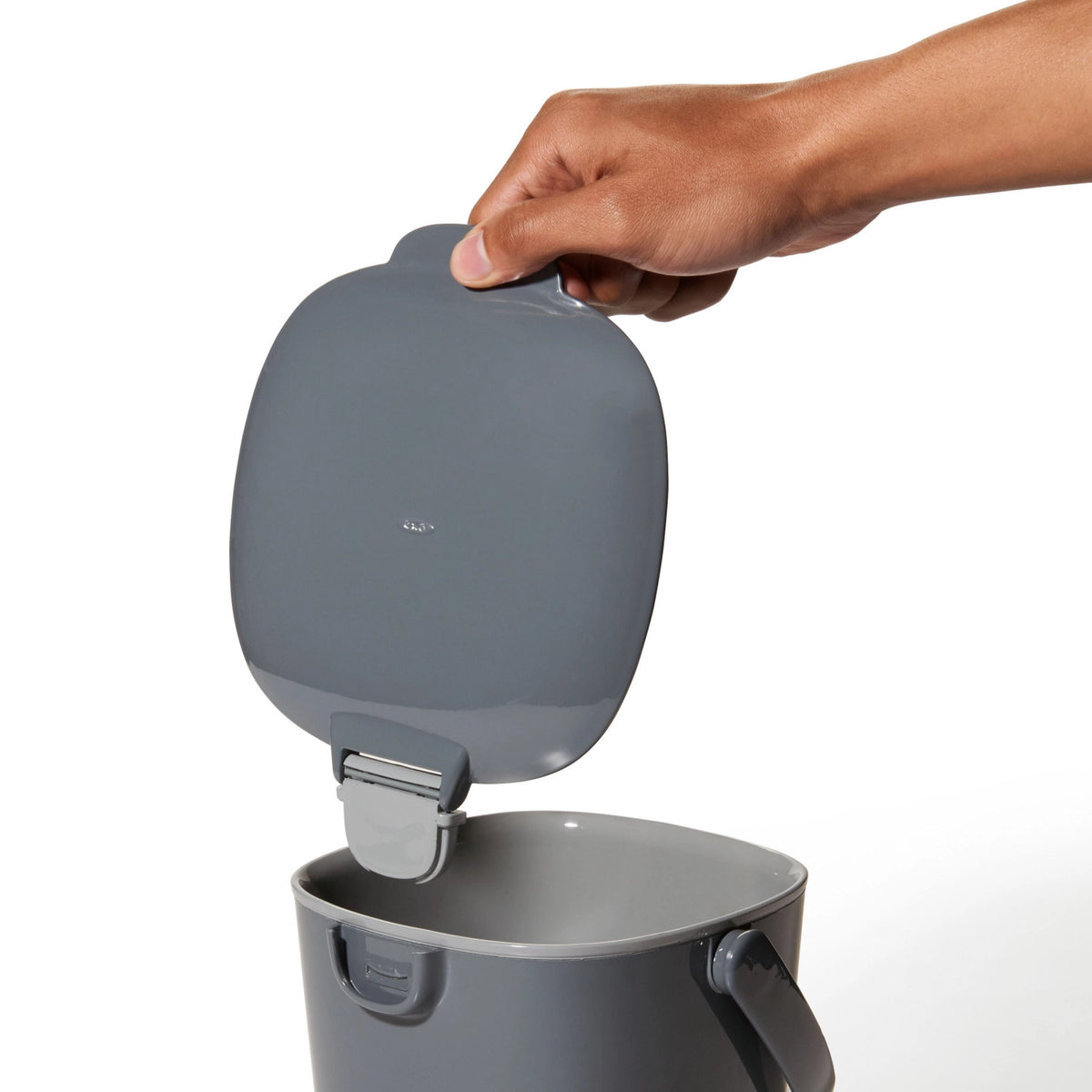 Kompostbehälter schwarz, 2.83L in Grau präsentiert im Onlineshop von KAQTU Design AG. Mülleimer ist von OXO