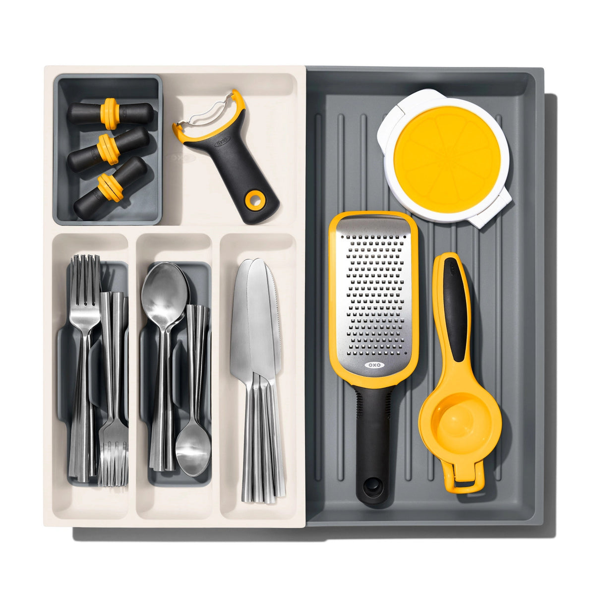 OXO Good Grips Schubladeneinlage erweiterbar in Grau präsentiert im Onlineshop von KAQTU Design AG. Aufbewahrungsbehälter ist von OXO