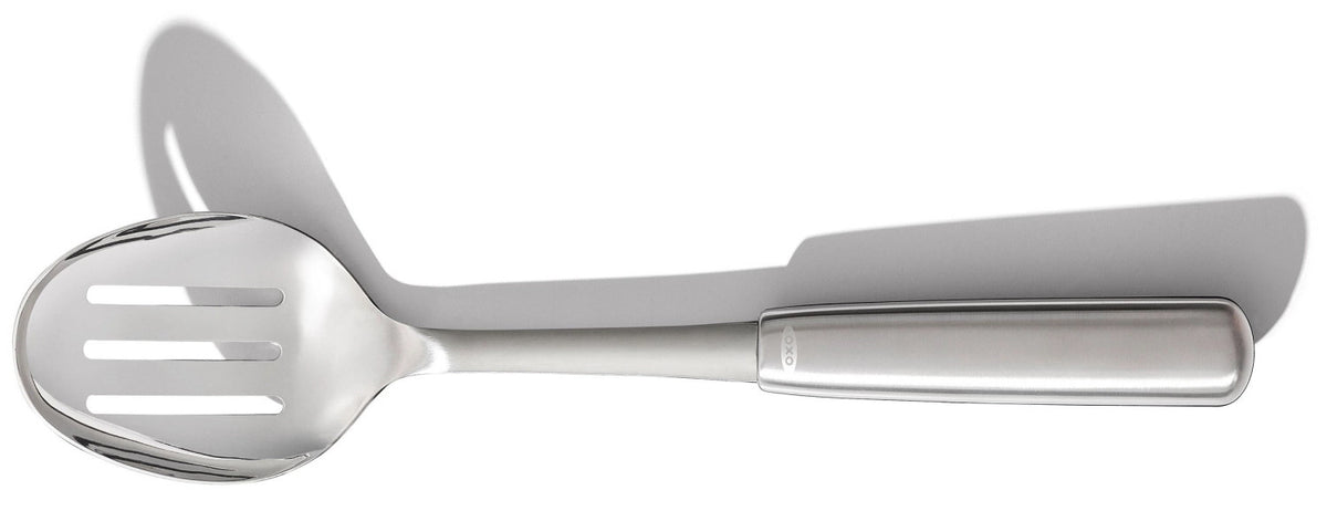 Good Grips Steel Schlitzlöffel in Silber präsentiert im Onlineshop von KAQTU Design AG. Küchenhelfer ist von OXO