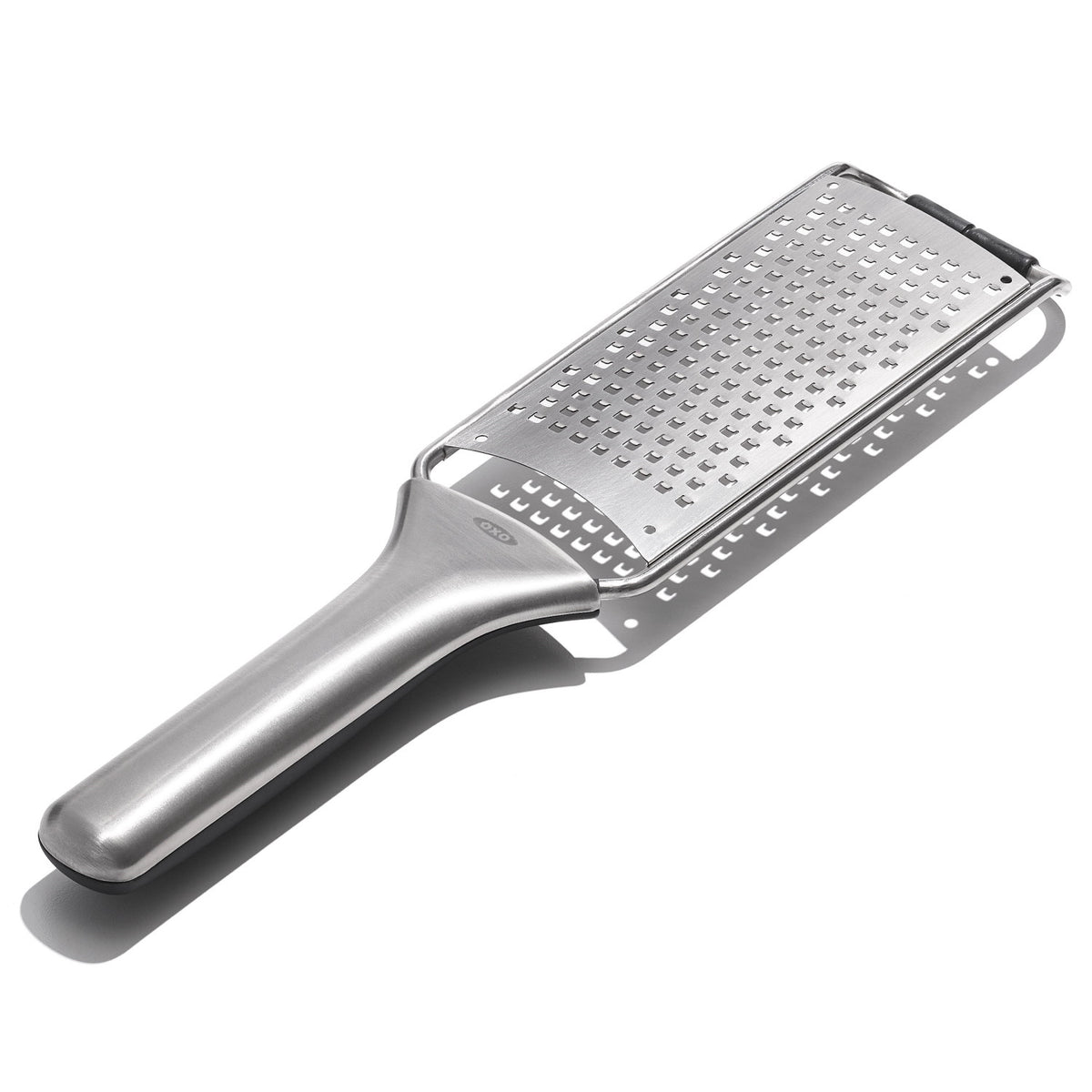 Good Grips Steel Reibe geätzt, 29cm in Silber präsentiert im Onlineshop von KAQTU Design AG. Küchenhelfer ist von OXO