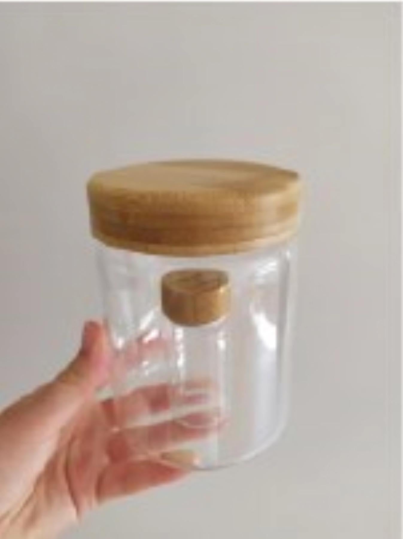 Praktisches 2er Set To-Go Lunch Gläser mit 700ml Fassungsvermögen, ideal für gesunde Snacks und Saucen, transparent und handlich für unterwegs.