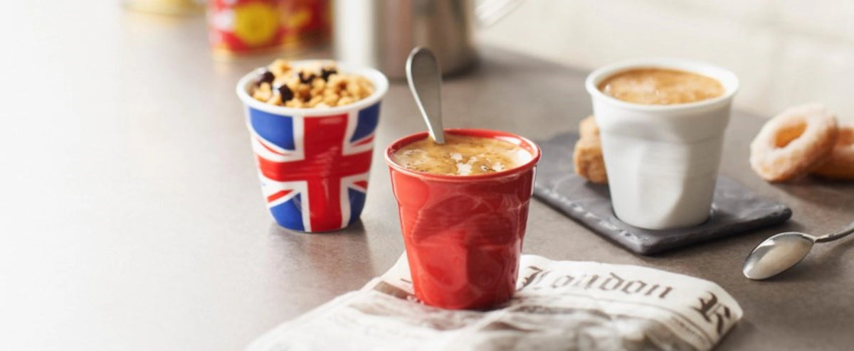 Espresso Knitterbecher 8 cl in Rot präsentiert im Onlineshop von KAQTU Design AG. Espressotassen ist von Revol