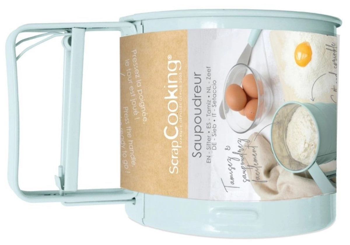 2 in 1 Streuer und Sieb D9.8 H9.4cm in Blau präsentiert im Onlineshop von KAQTU Design AG. Aufbewahrungsdose ist von Scrap Cooking