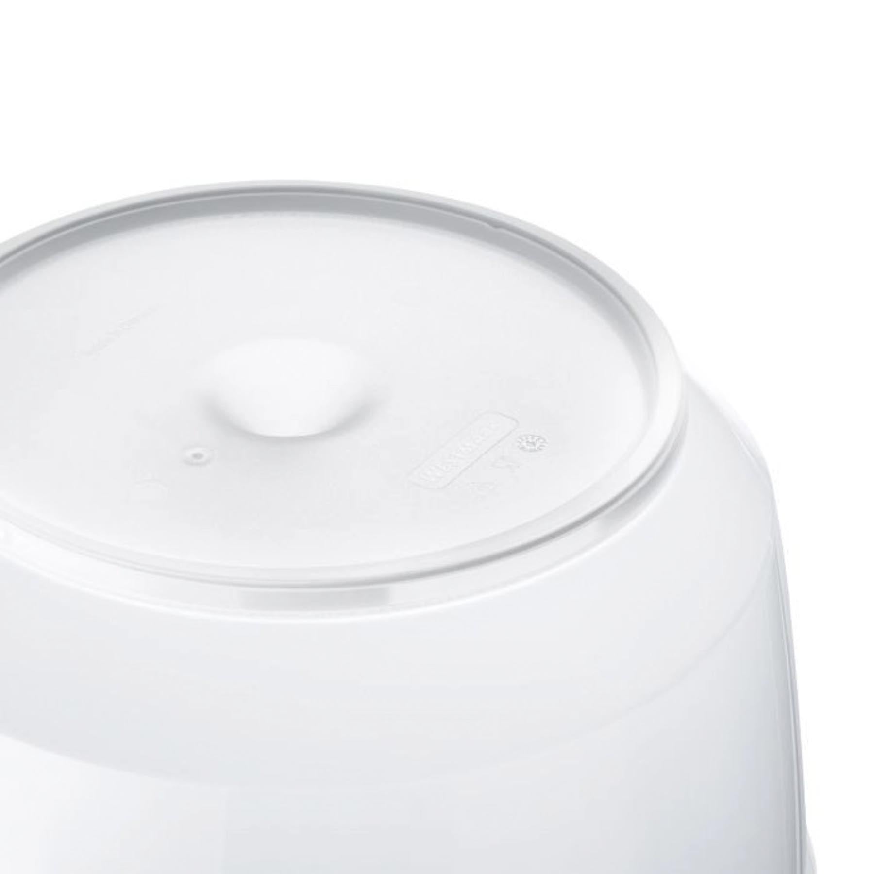 Praktische Salatschleuder Spinderella in frischem Apfelgrün, 4,4 l, perfekt zum schnellen Trocknen von Salat und Gemüse, von Westmark.