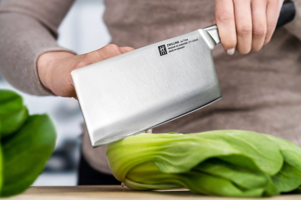 All Star Chin. Kochmesser 180 in Schwarz präsentiert im Onlineshop von KAQTU Design AG. Küchenmesser ist von Zwilling Kitchen