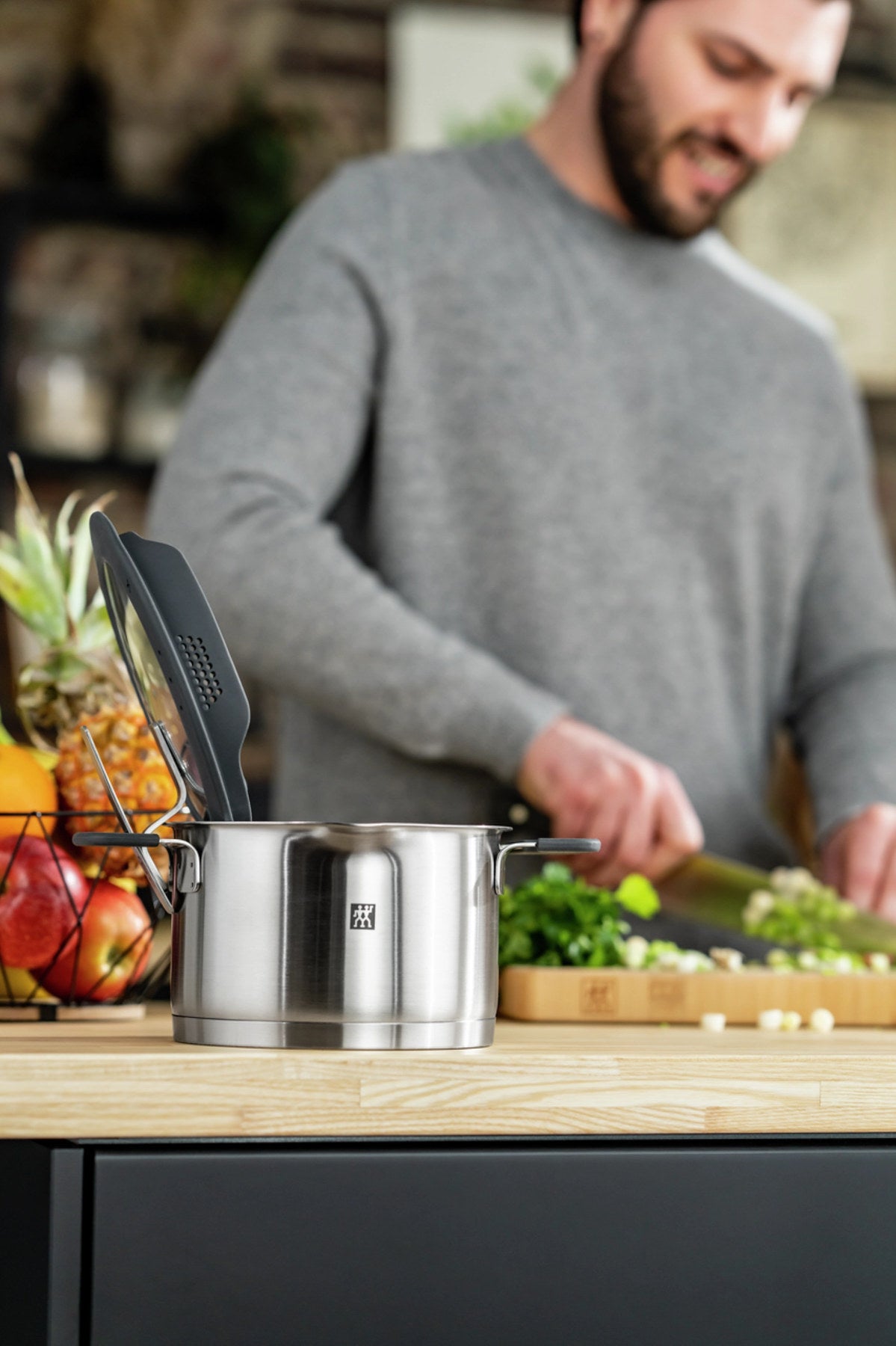 Zwilling Simplify Kochgeschirr-Set 4tlg. in Silber präsentiert im Onlineshop von KAQTU Design AG.  ist von Zwilling Kitchen