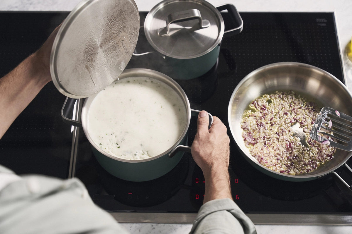 3tlg. Pure Kochgeschirrset in Silber präsentiert im Onlineshop von KAQTU Design AG.  ist von Zwilling
