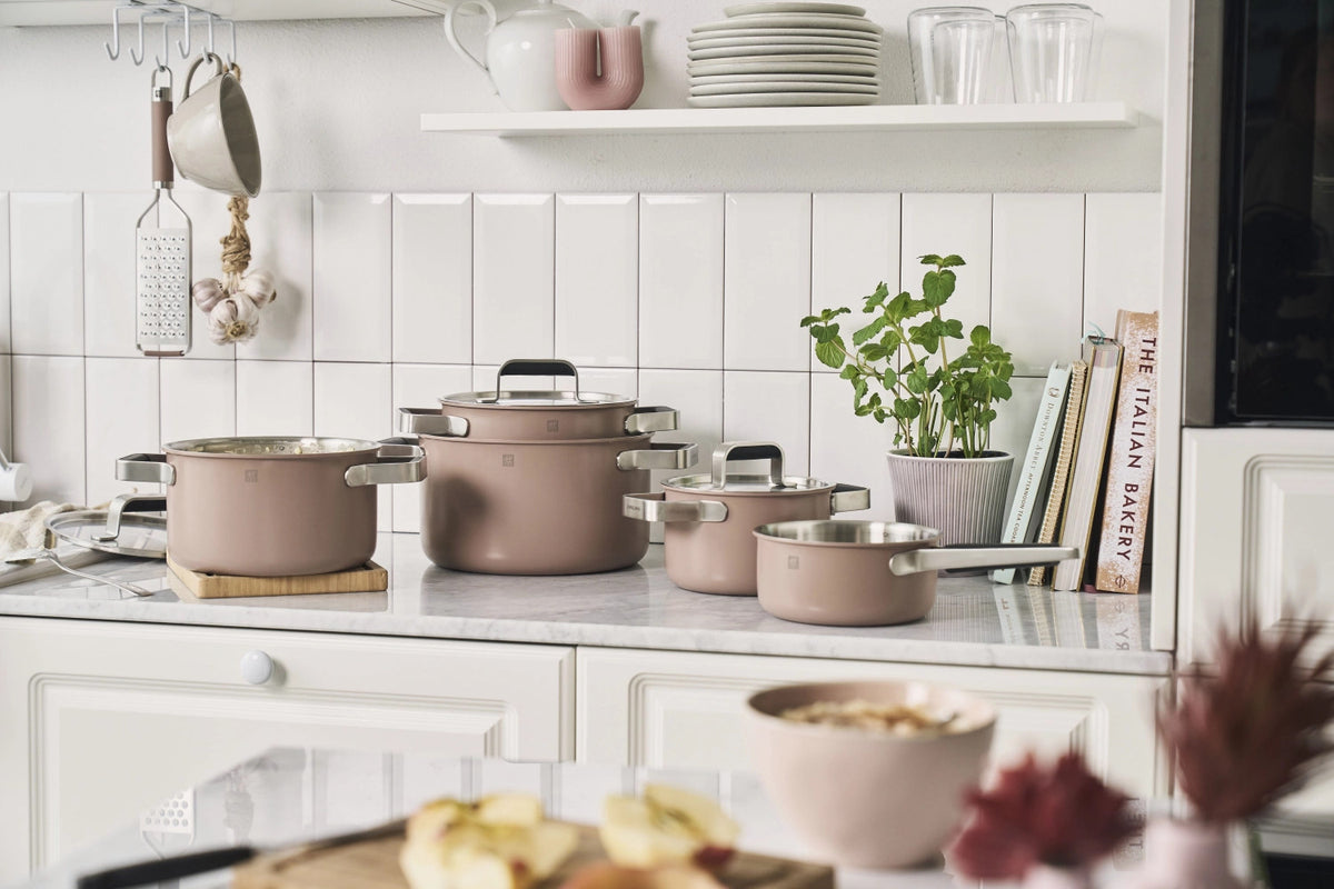 5tlg. Pure Kochgeschirrset Rosa in Pink präsentiert im Onlineshop von KAQTU Design AG.  ist von Zwilling