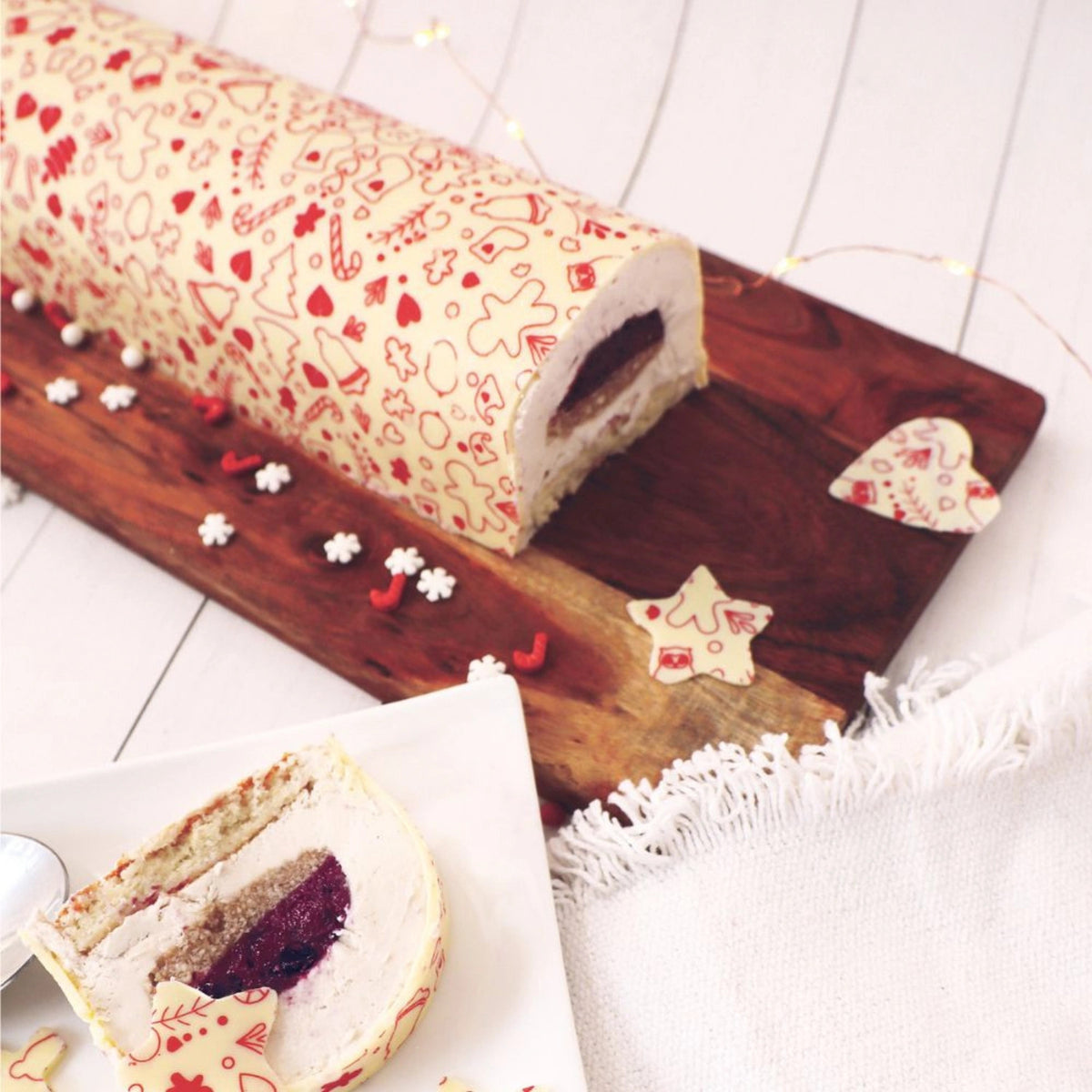 2er Set Transferbögen Weinachtsmotive Schokogeschmack rot in Braun präsentiert im Onlineshop von KAQTU Design AG. Zutaten ist von Scrap Cooking