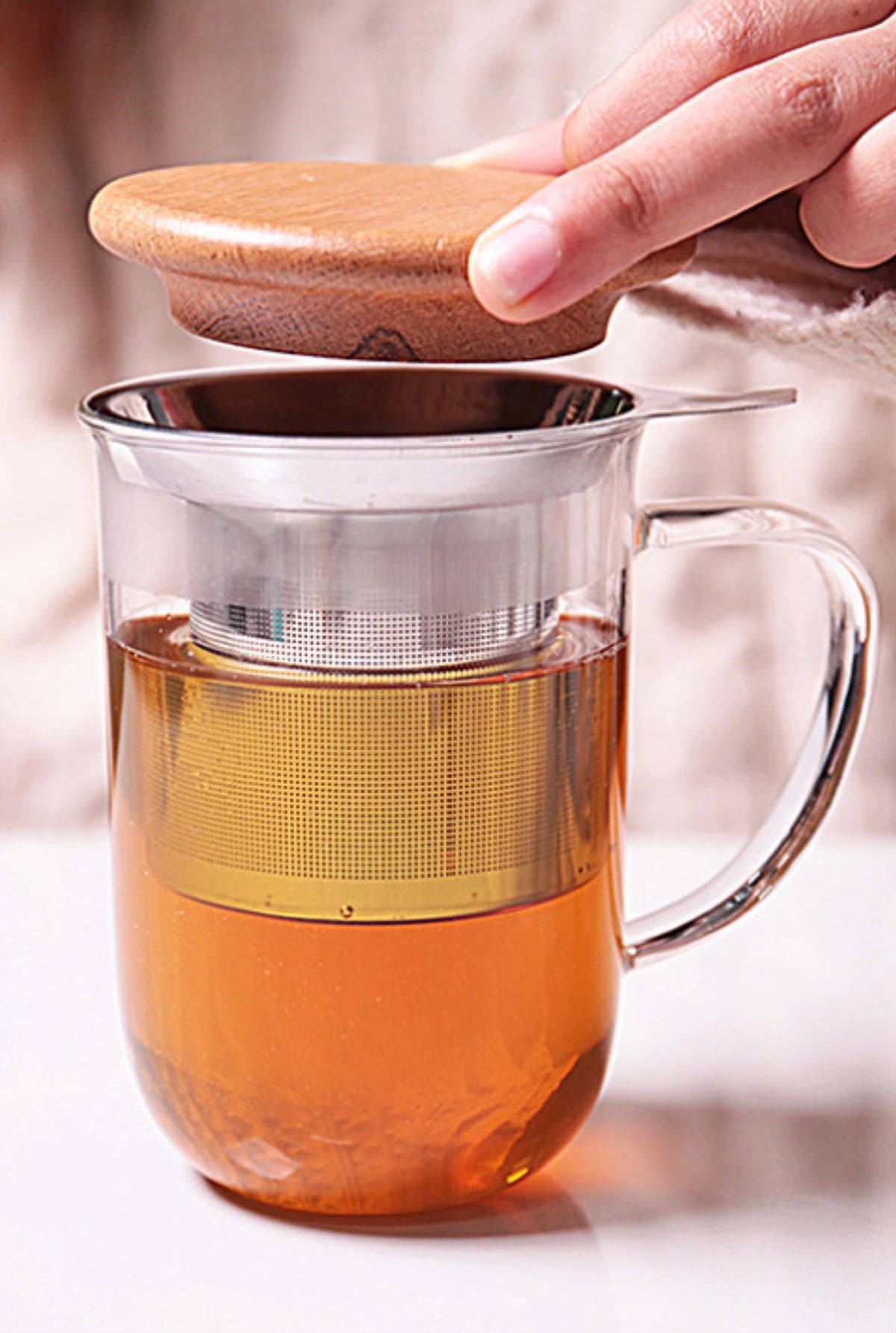 Minima Balance Teetasse mit Sieb 500ml in Weiss präsentiert im Onlineshop von KAQTU Design AG. Tasse ist von Viva