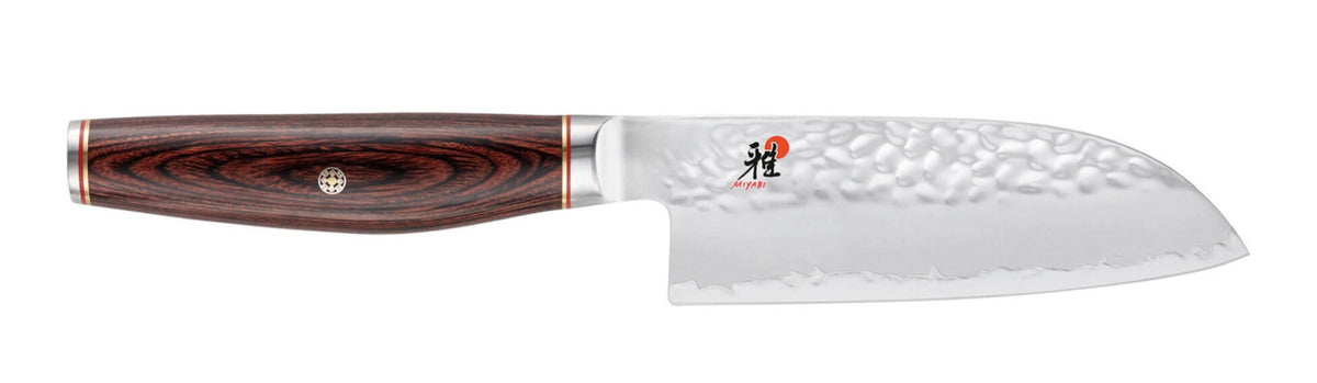 6000 MCT Santoku 14cm in Braun präsentiert im Onlineshop von KAQTU Design AG. Damastmesser ist von Miyabi
