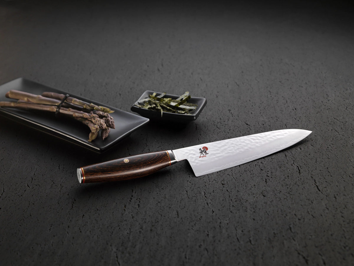6000 MCT Rocking Santoku 18cm in Braun präsentiert im Onlineshop von KAQTU Design AG. Damastmesser ist von Miyabi
