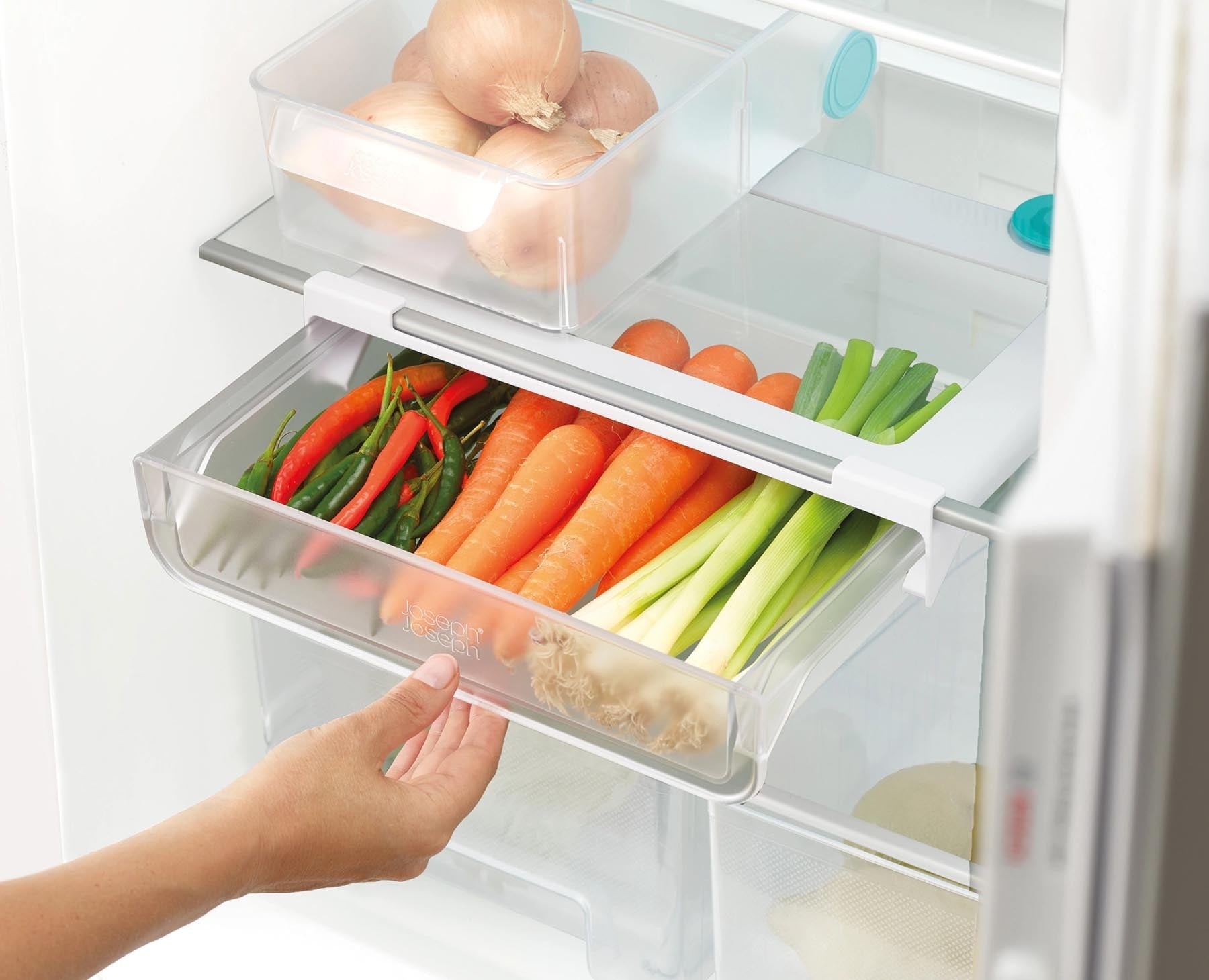 Transparente FridgeStore Schublade von Joseph Joseph, ideal für die Aufbewahrung von Lebensmitteln im Kühlschrank, Maße 31.3x25.1x9.2cm.