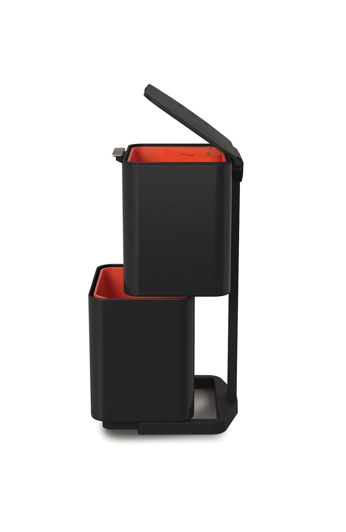Stylischer Joseph Joseph Totem Max 60L Mülleimer in Carbon Black, perfekt für zeitgemäße Wohnräume und umweltbewusste Abfallorganisation.