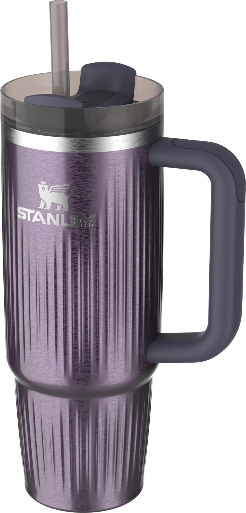 Elegante Thermosflasche Quencher Fluted 0.89l in Wisteria Shine, ideal für kalte und heiße Getränke, von Stanley für stilvolle Hydration.