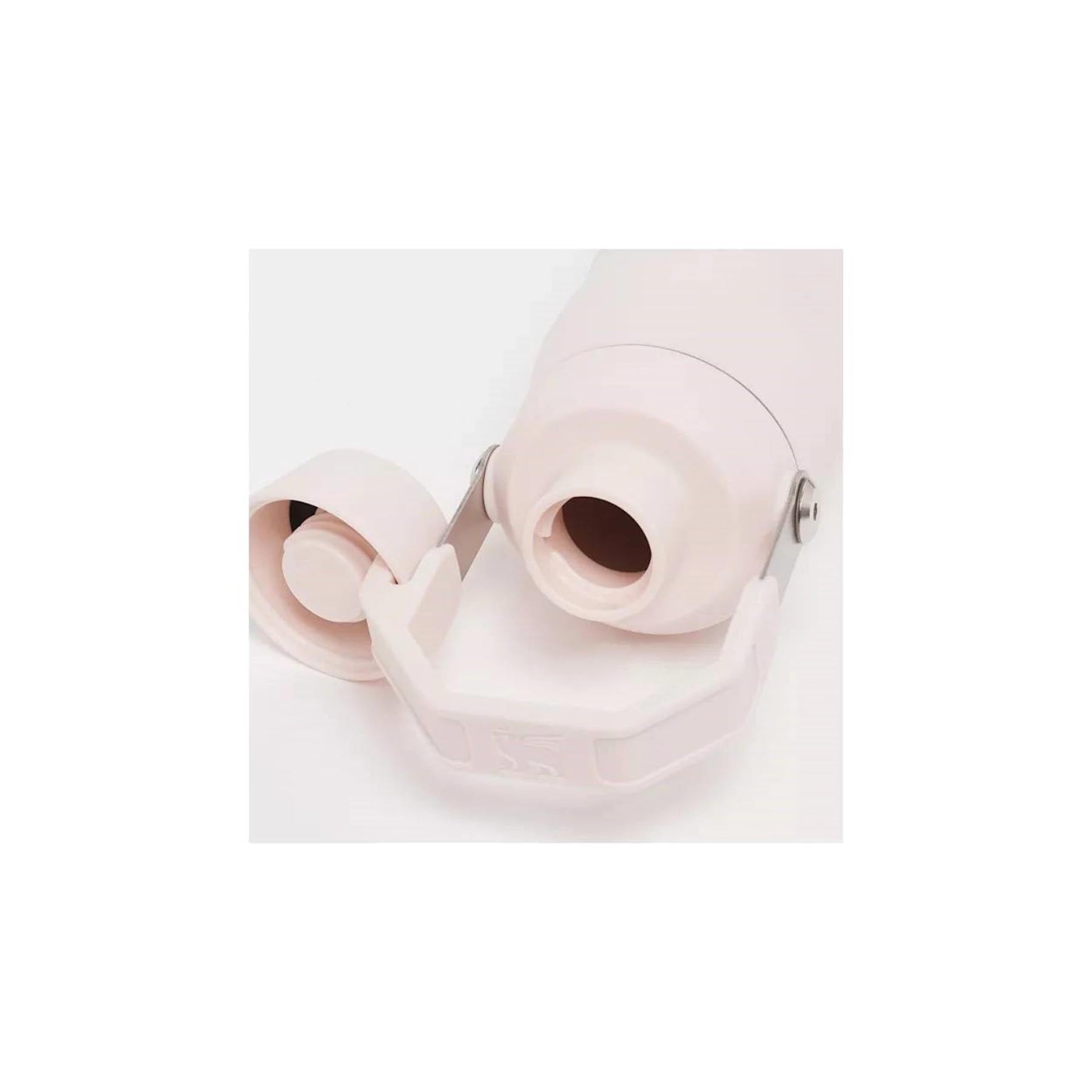 Stylische 0.7l Thermosflasche von Stanley in Roséquarz, perfekt für unterwegs und hält Getränke lange kühl.