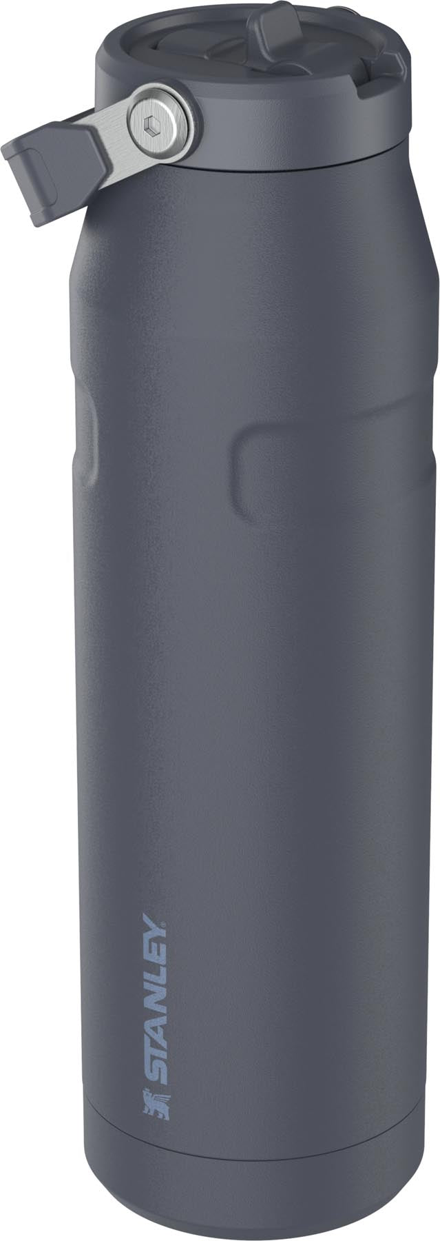 Stylische Stanley Thermosflasche IceFlow Flip Straw in Twilight-Blau, 1.06l, ideal für kalte Getränke unterwegs.