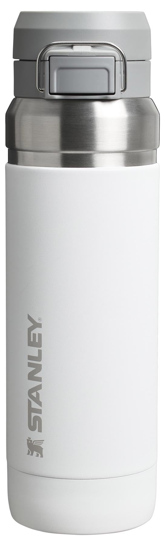 Quick-Flip Wasserflasche 1.06l frost in Weiss präsentiert im Onlineshop von KAQTU Design AG. Aufbewahrungsbehälter ist von Stanley