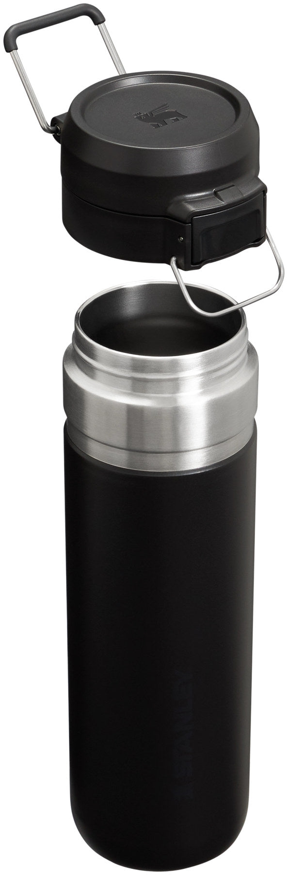 Quick-Flip Wasserflasche 0.7l black 2.0 in Schwarz präsentiert im Onlineshop von KAQTU Design AG. Thermosflasche ist von Stanley