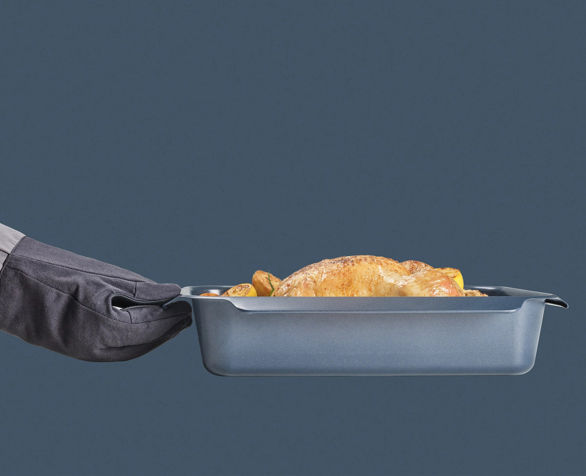 3er Set Nest Oven Backform 41x30 30x30 24x24 in Blau präsentiert im Onlineshop von KAQTU Design AG. Backform / Backblech ist von Joseph Joseph