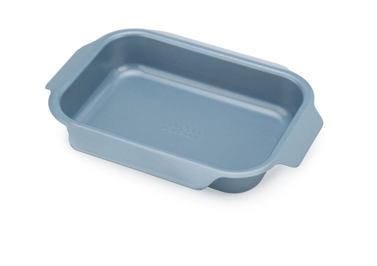 Nest Oven Backform S 23x16.5cm H5cm antihaftbeschichtet in Blau präsentiert im Onlineshop von KAQTU Design AG. Backform / Backblech ist von Joseph Joseph
