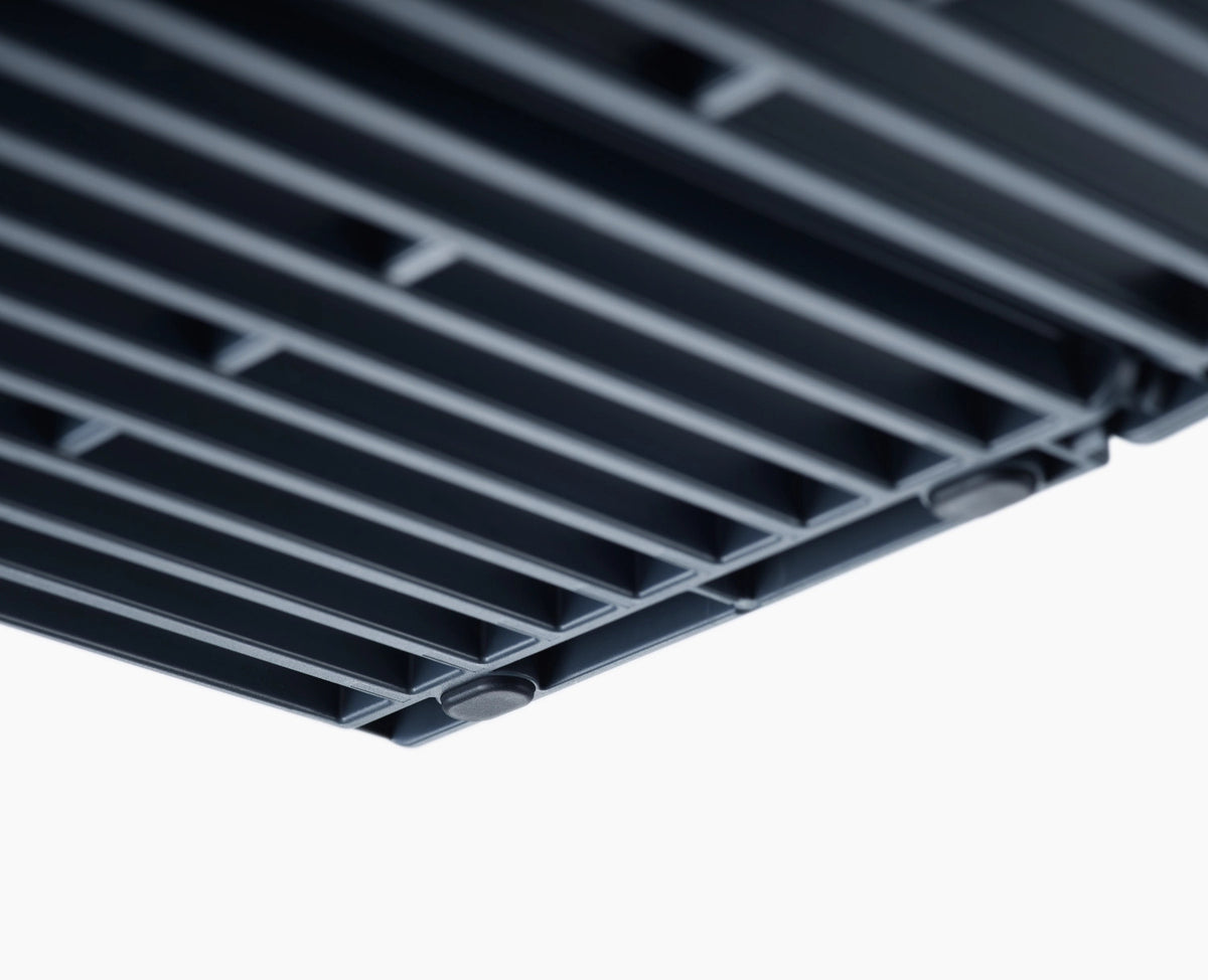 Faltbare Spülbecken Abtropfschale in Grau präsentiert im Onlineshop von KAQTU Design AG. Küchenhelfer ist von Joseph Joseph