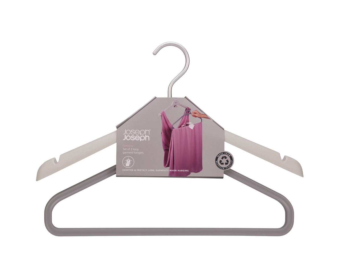2er Set Orderly Kleiderbügel für Kleider H31cm L43cm PP ecru in Grau präsentiert im Onlineshop von KAQTU Design AG. Kleiderbügel ist von Joseph Joseph