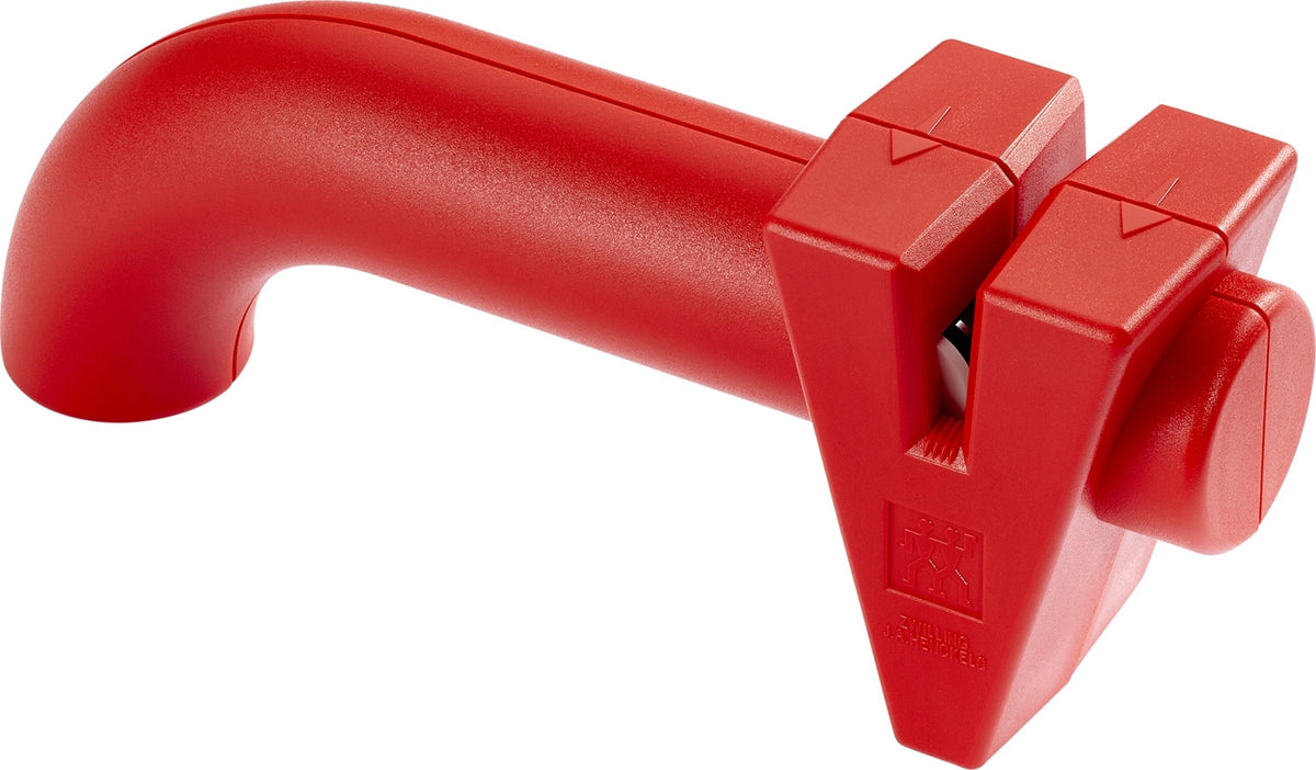 TWINSHARP Messerschärfer rot in Rot präsentiert im Onlineshop von KAQTU Design AG. Küchenhelfer ist von Zwilling