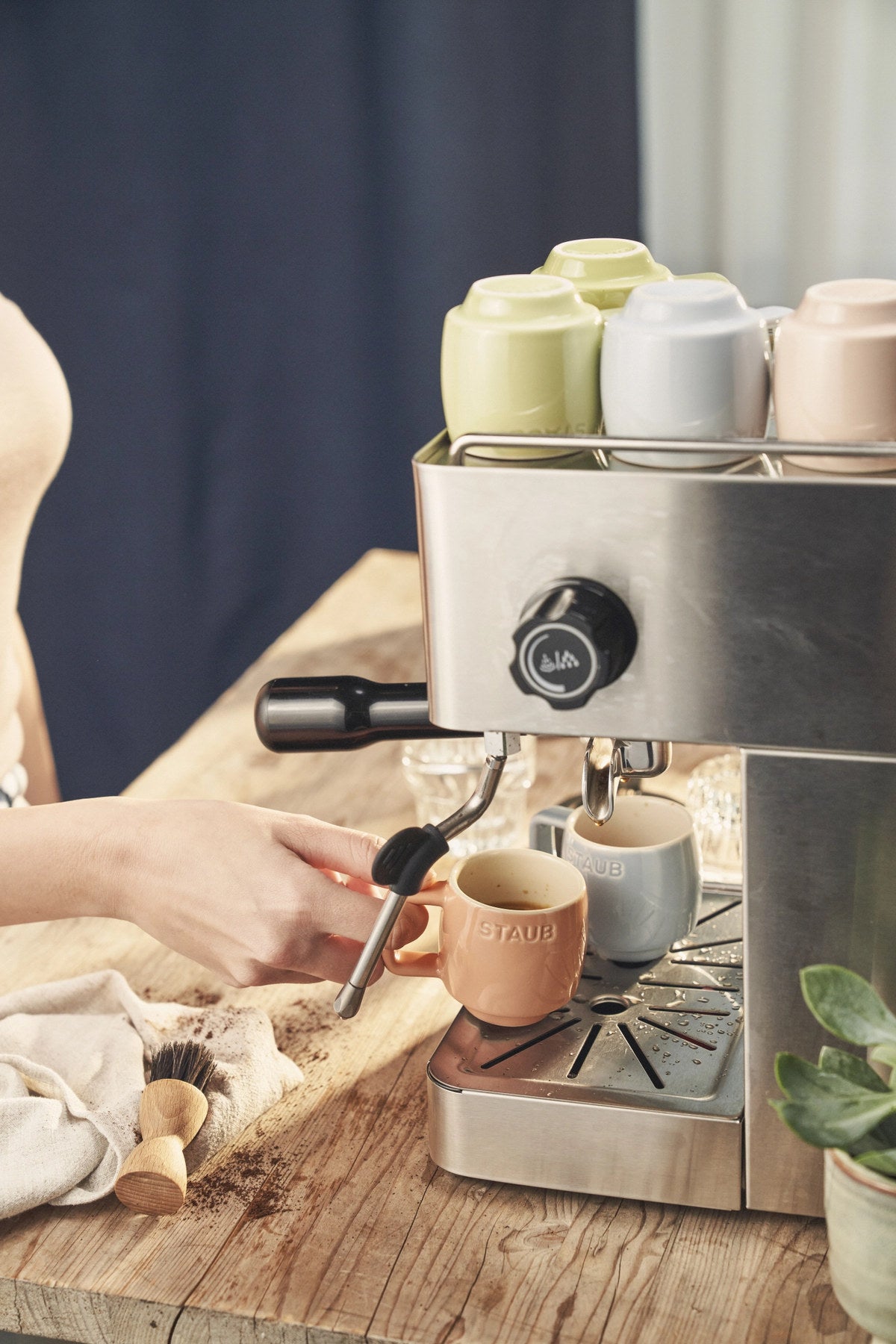 6tlg. Tassenset XS 100ml in Mehrfarbig präsentiert im Onlineshop von KAQTU Design AG. Espressotassen ist von Staub