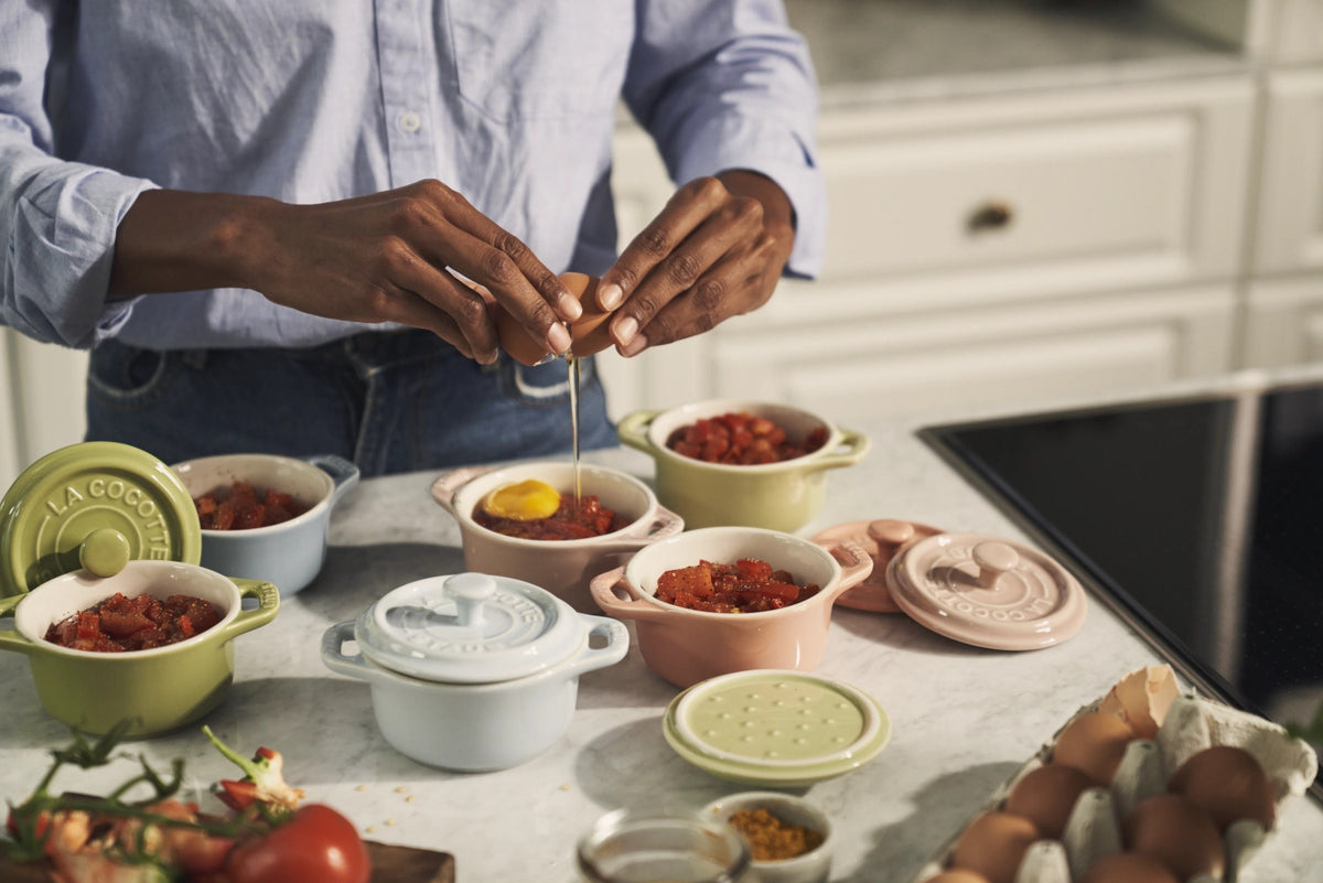 6tlg. mini Cocotte Set in Mehrfarbig präsentiert im Onlineshop von KAQTU Design AG.  ist von Staub