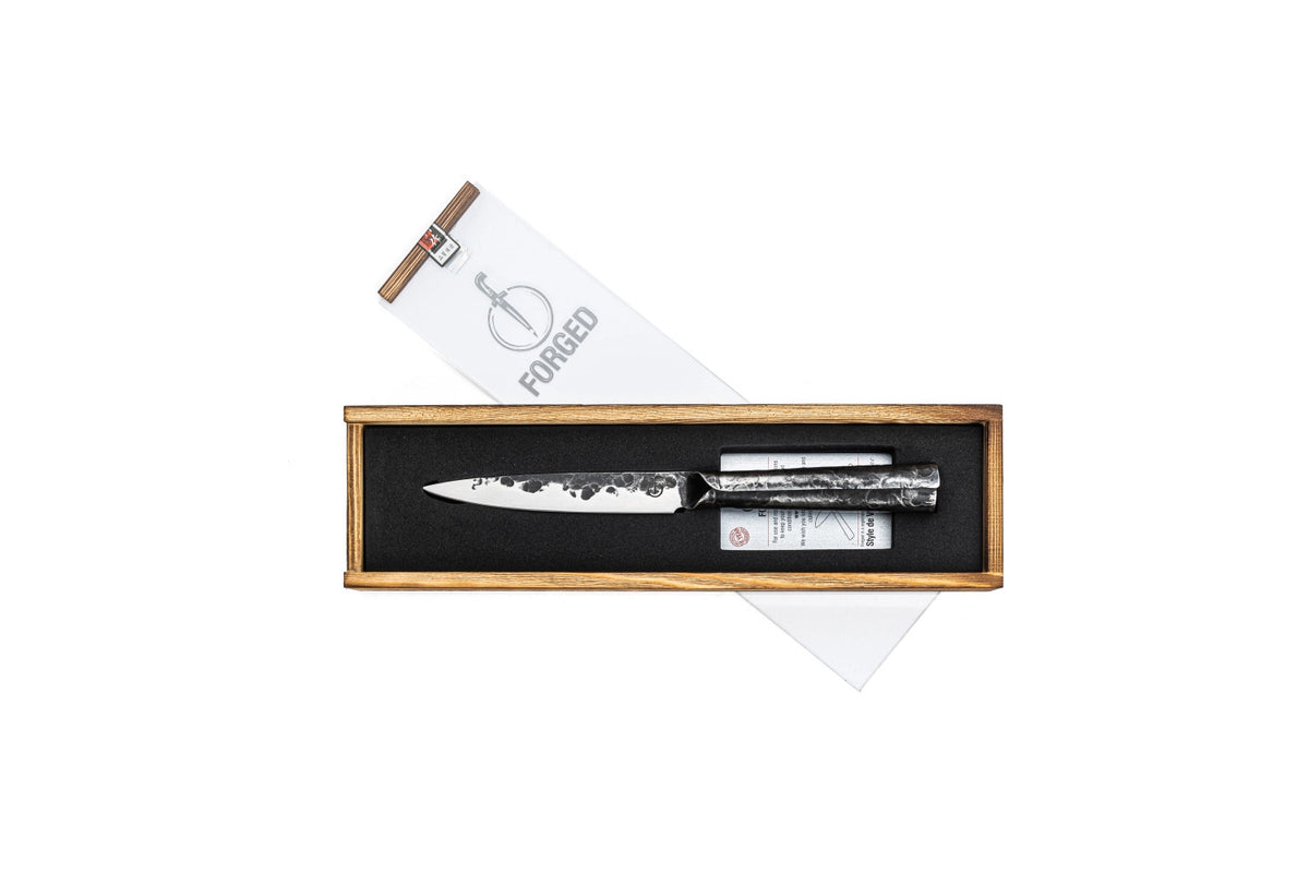 Brute Universalmesser 13cm in Schwarz präsentiert im Onlineshop von KAQTU Design AG. Küchenmesser ist von Forged