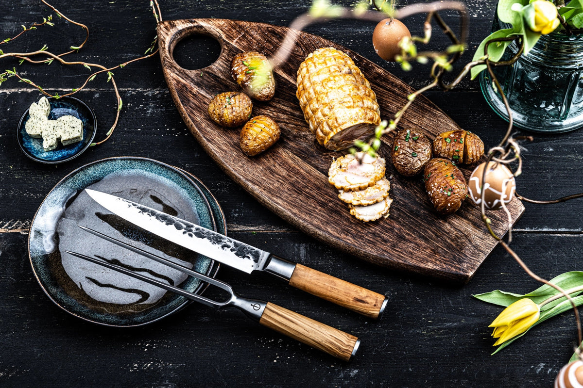 Olive Tranchiergabel in Beige präsentiert im Onlineshop von KAQTU Design AG. Besteck ist von Forged