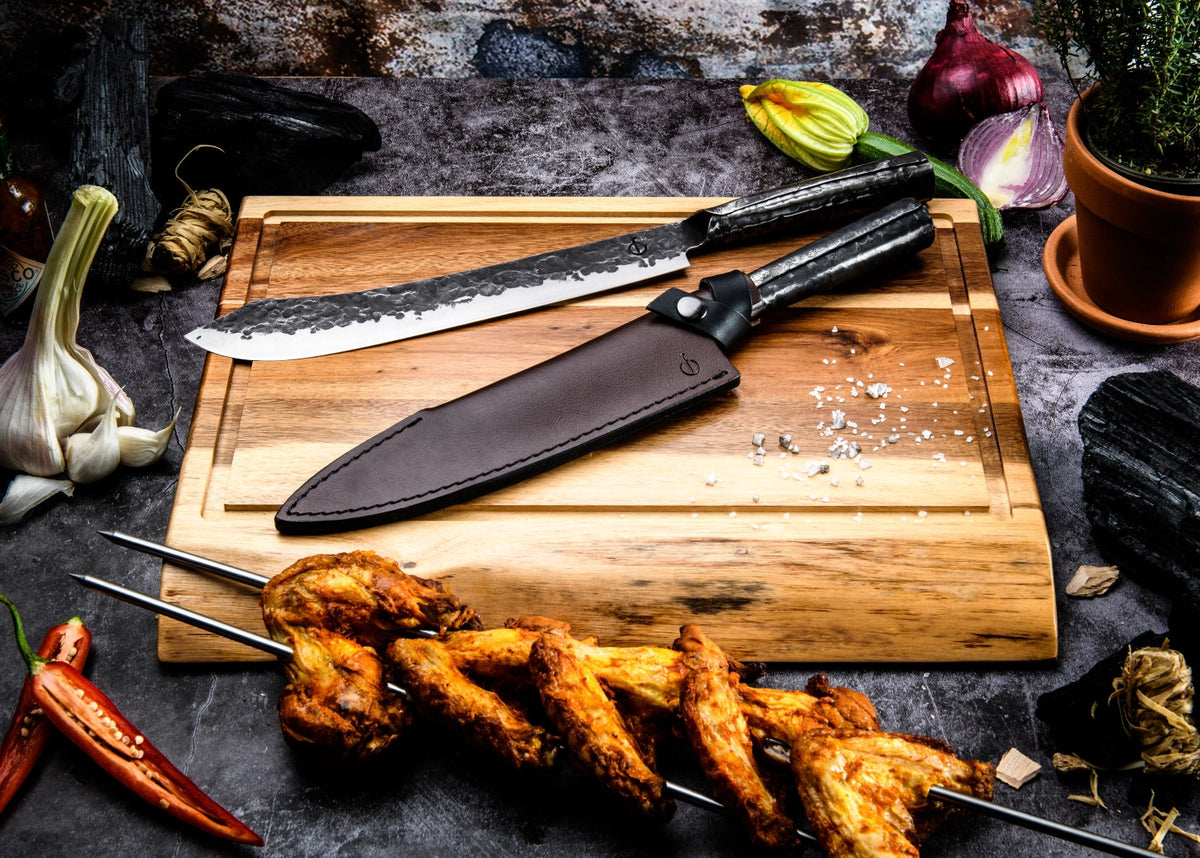 Lederetui Kochmesser in Gelb präsentiert im Onlineshop von KAQTU Design AG. Küchenmesser ist von Forged